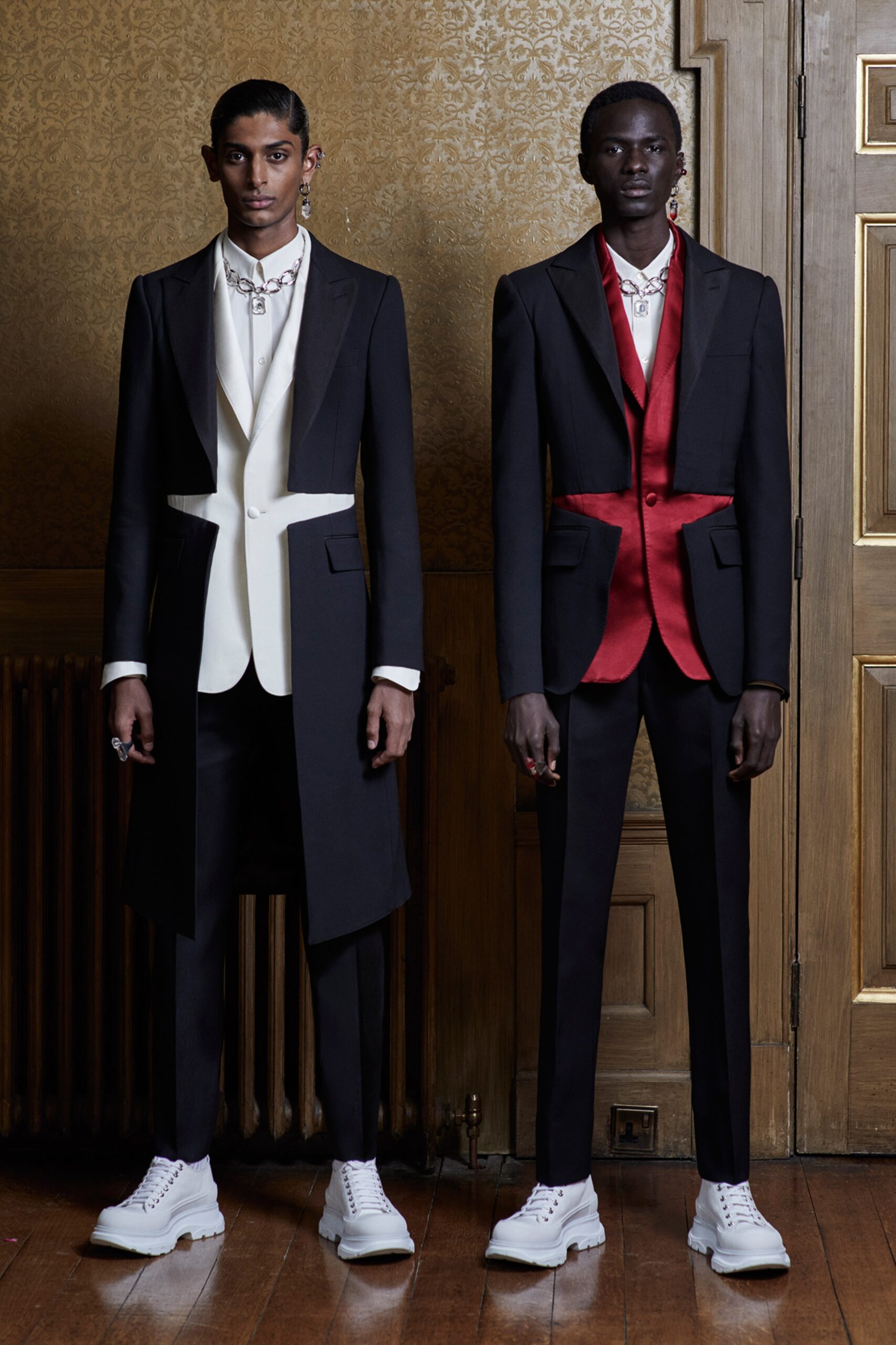 white wool long-sleeve collared tailored buttoned suit