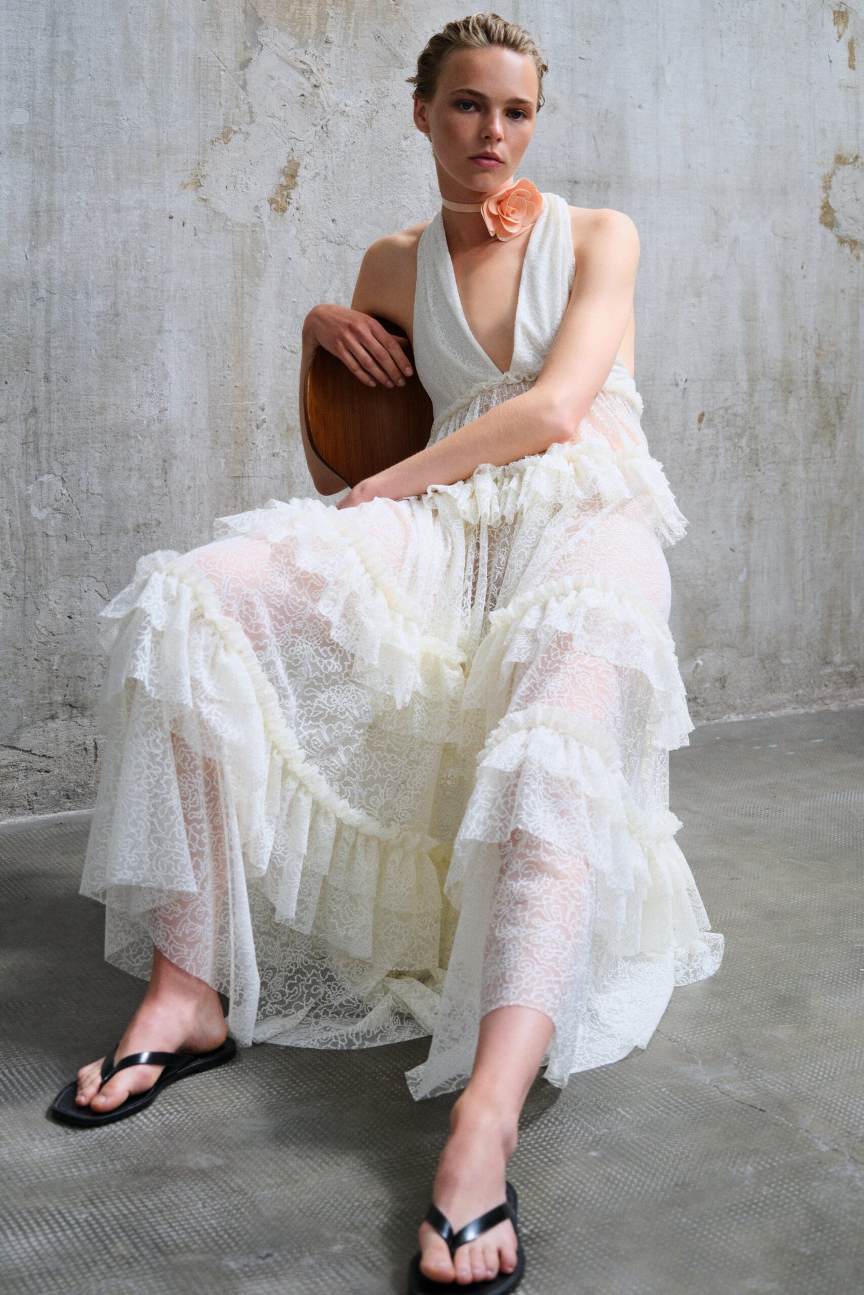 white lace sleeveless dress