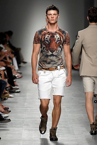 brown tiger print t-shirt with white shorts