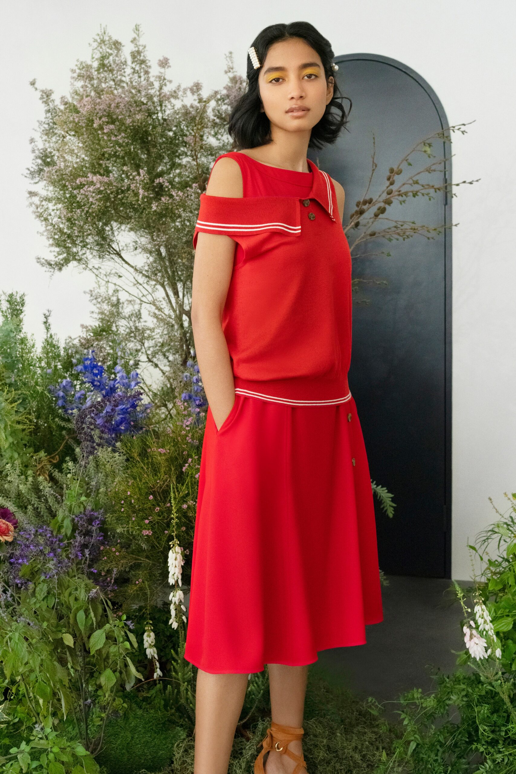 red cotton short-sleeve off-shoulder relaxed buttoned top