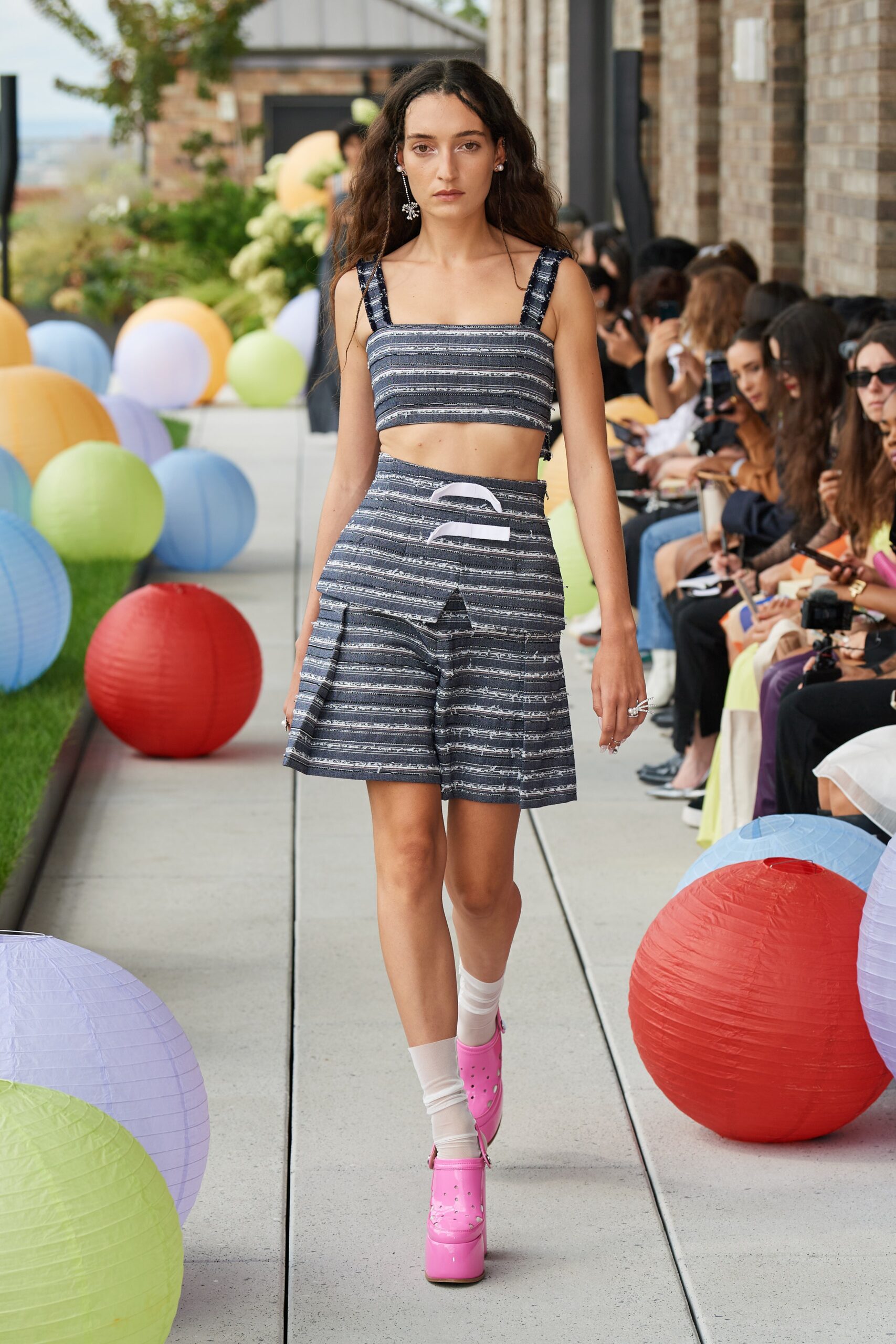 blue cotton fitted high-waisted pleated mini skirt