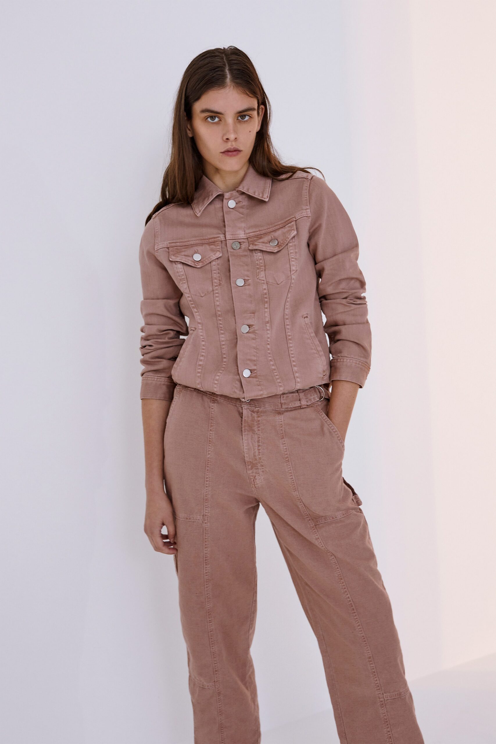 pink cotton long-sleeve collared fitted buttoned jacket