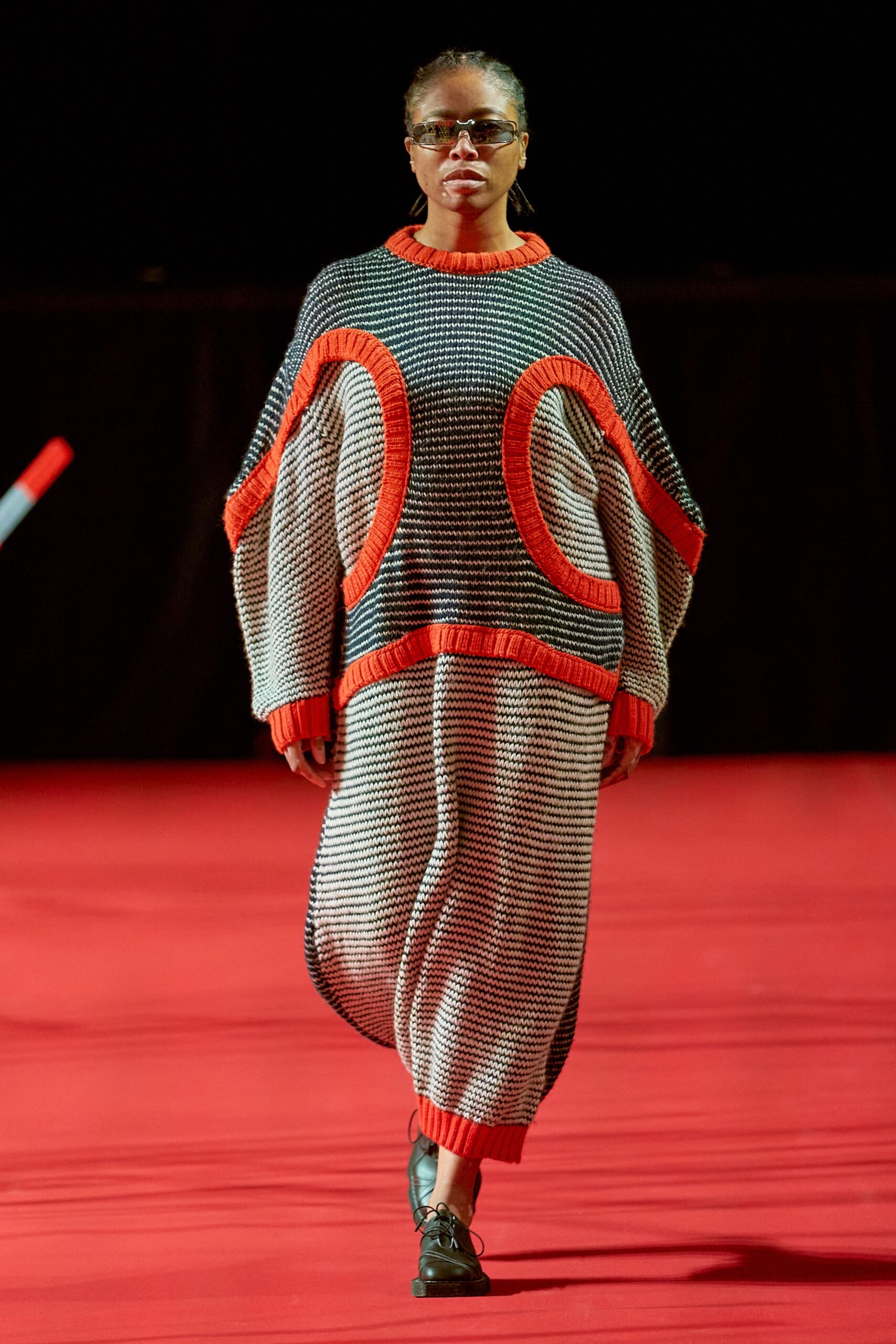 oversized black and red dress