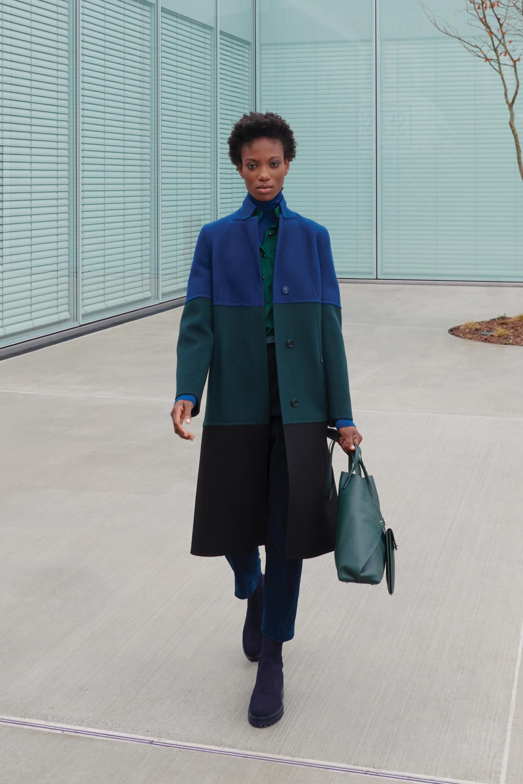blue long-sleeve collared fitted color-blocked coat