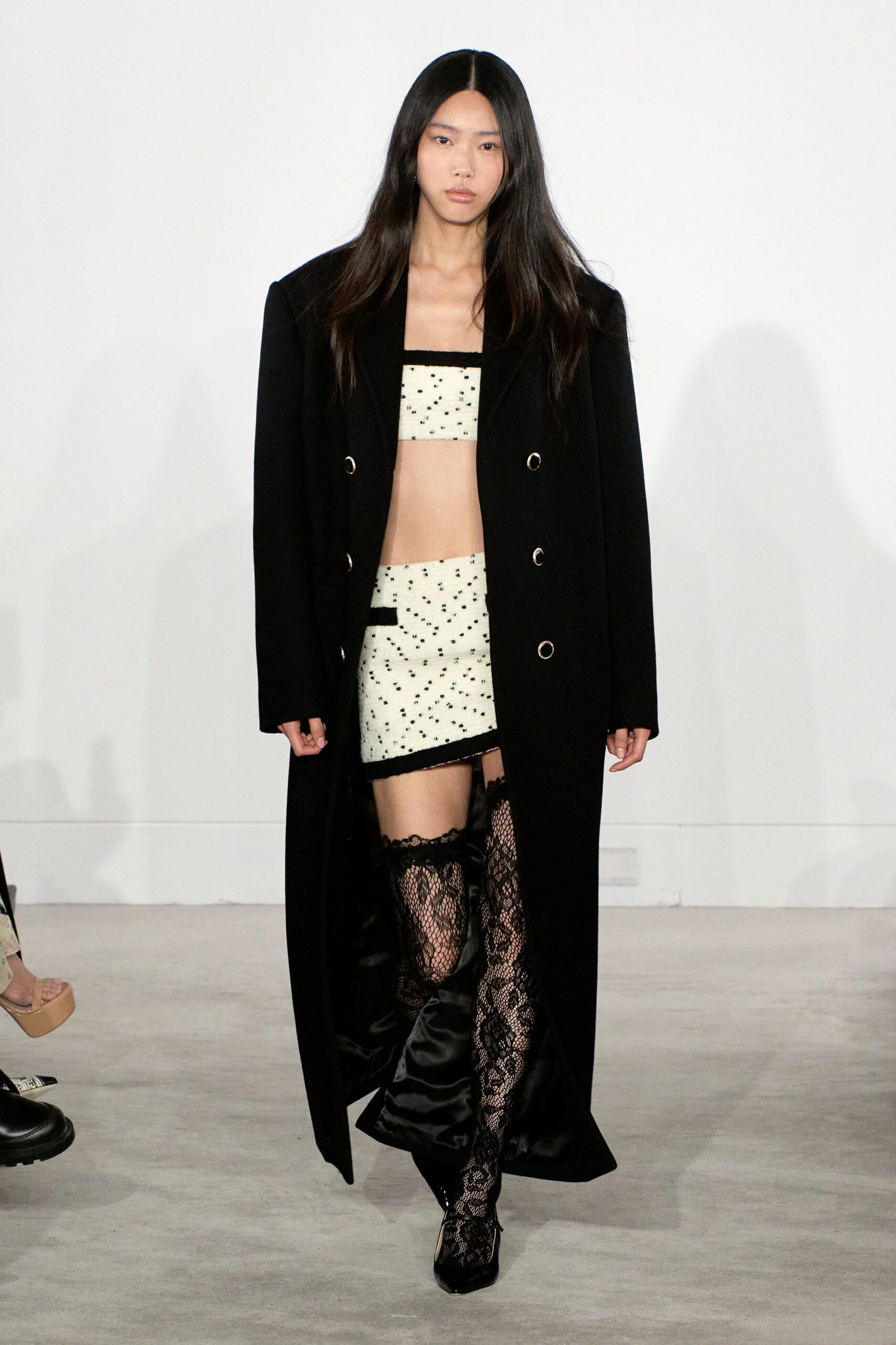 oversized black coat with fitted top