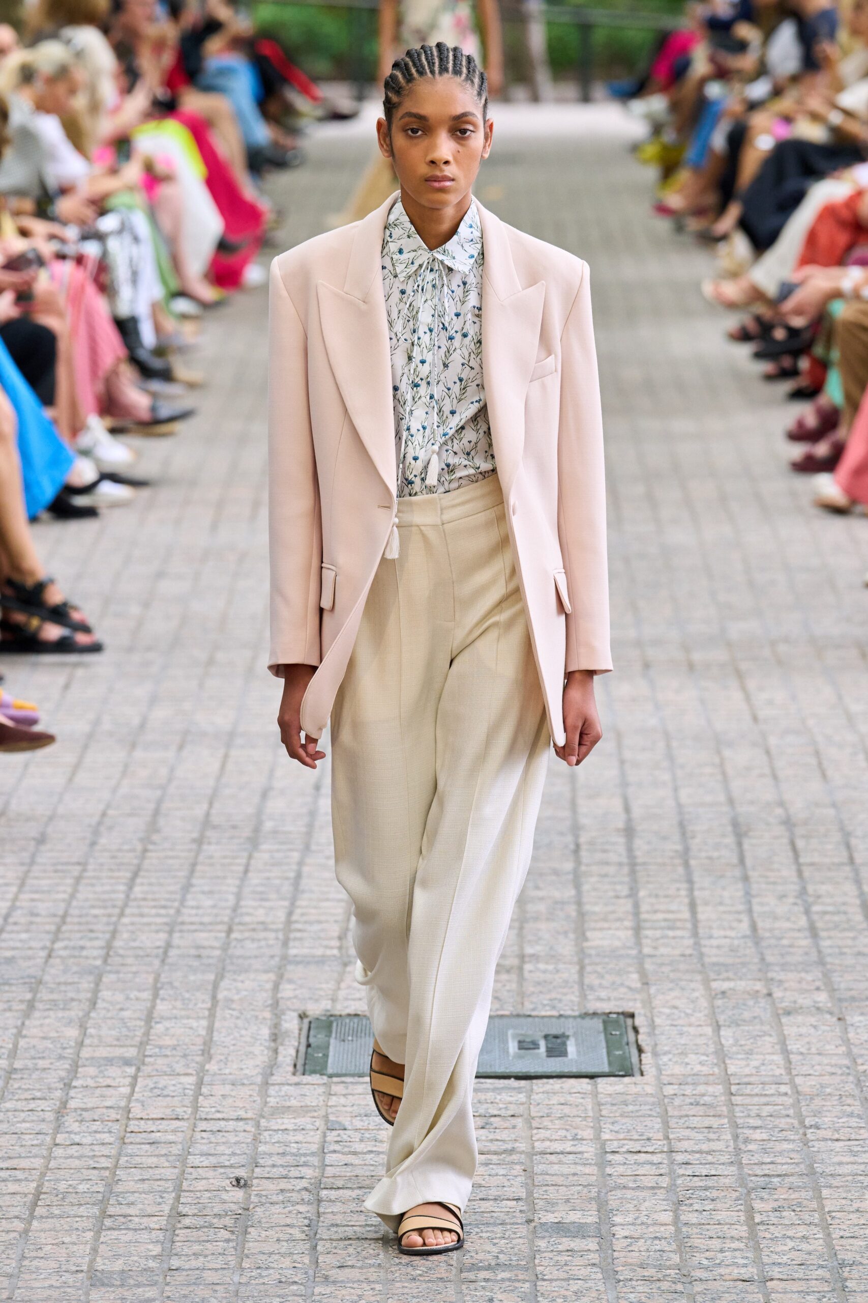 pink cotton long-sleeve collared tailored buttoned blazer