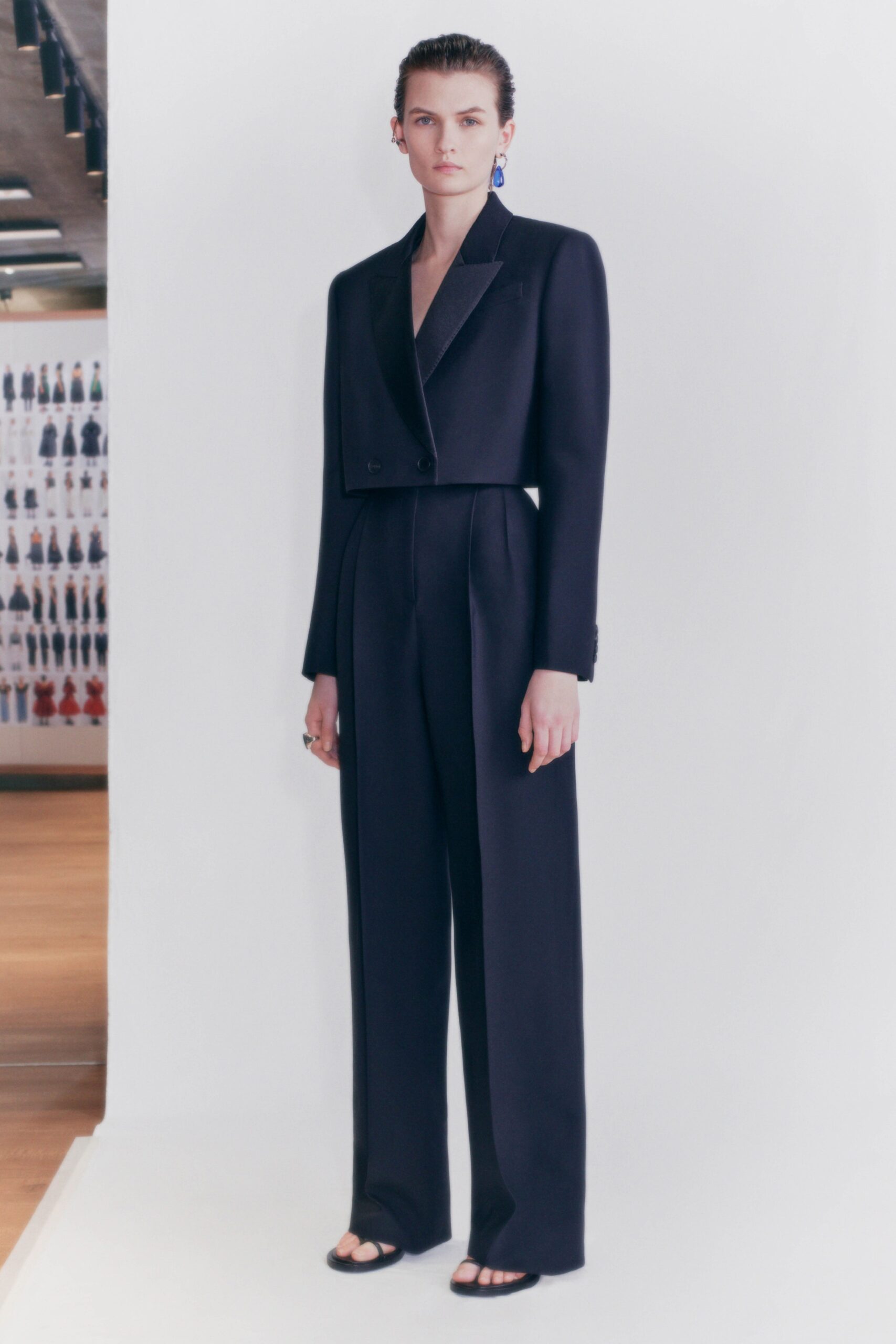 black wool long-sleeve collared tailored straight-leg suit