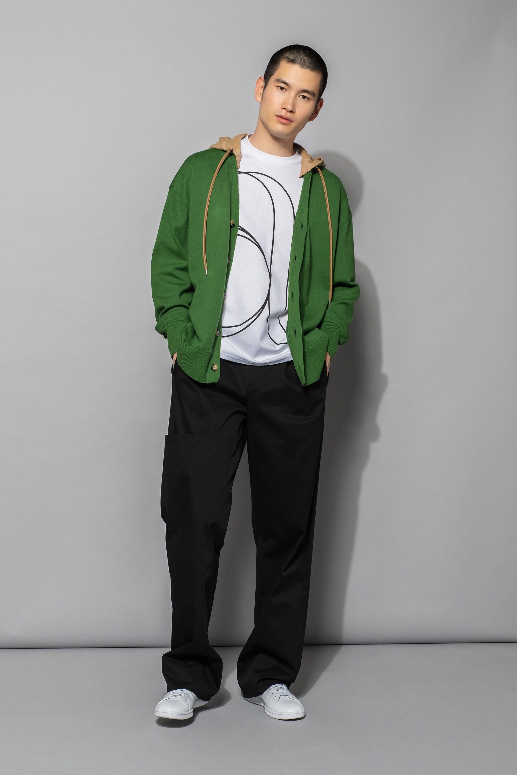 black relaxed cargo pants