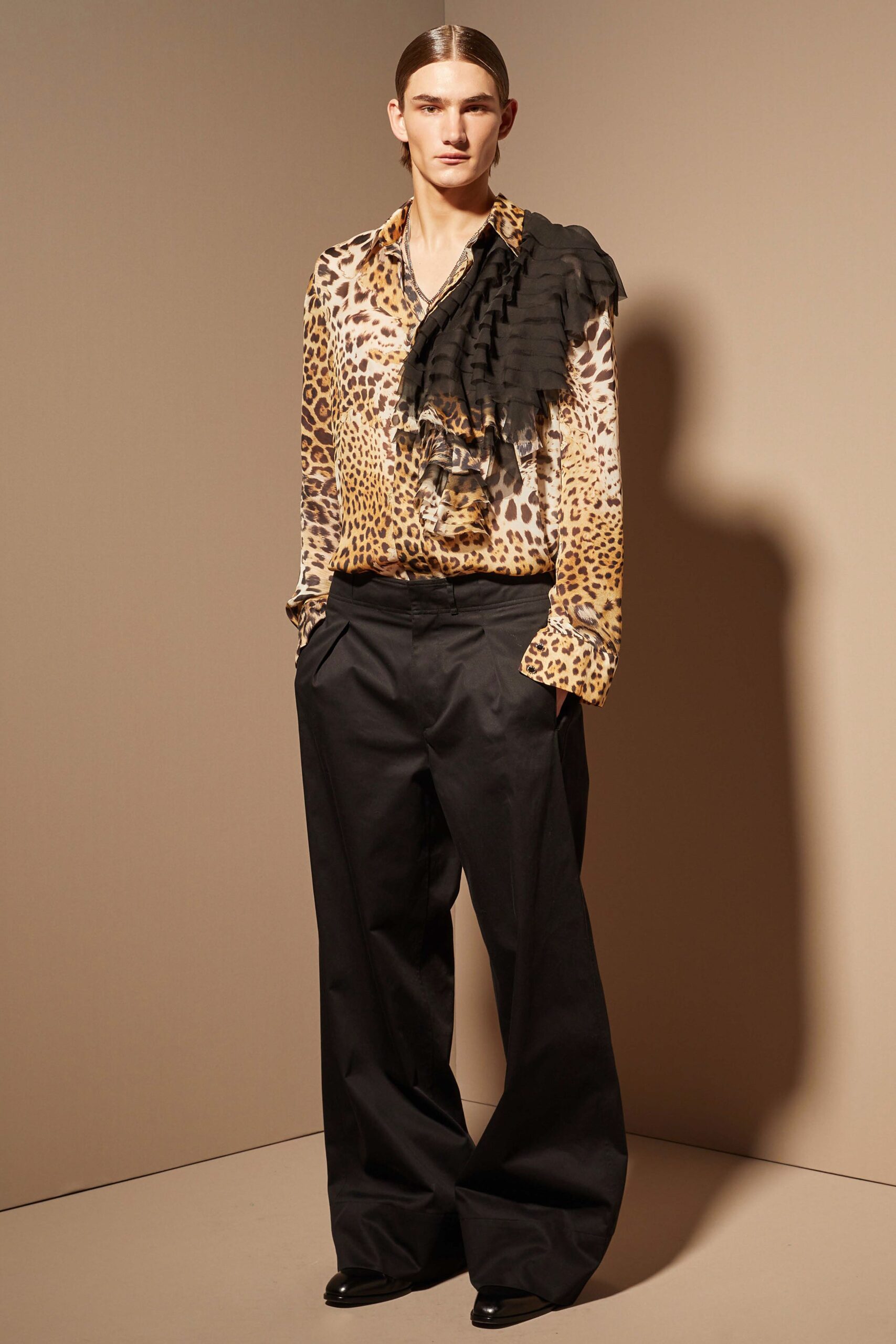 relaxed printed shirt and wide-leg pants