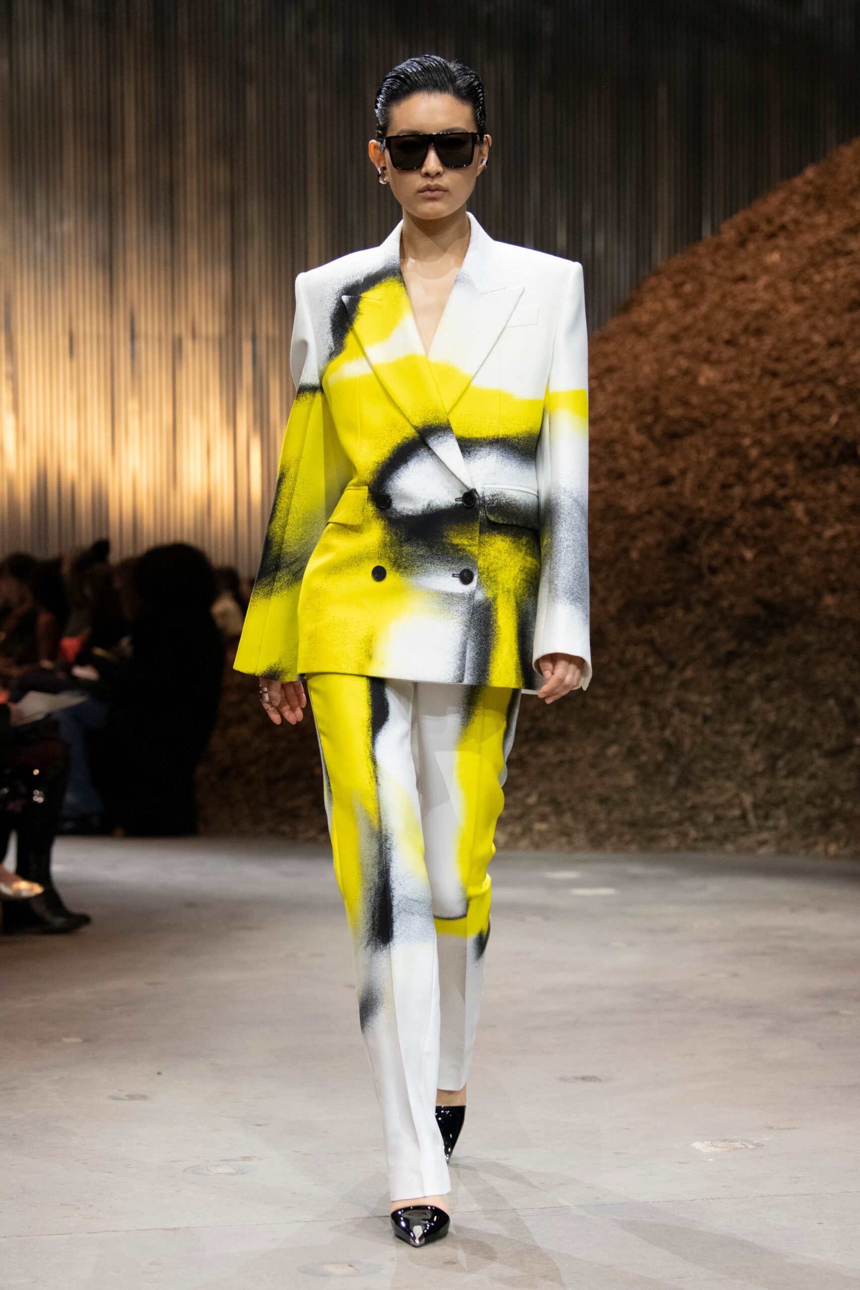 tailored color-blocked suit