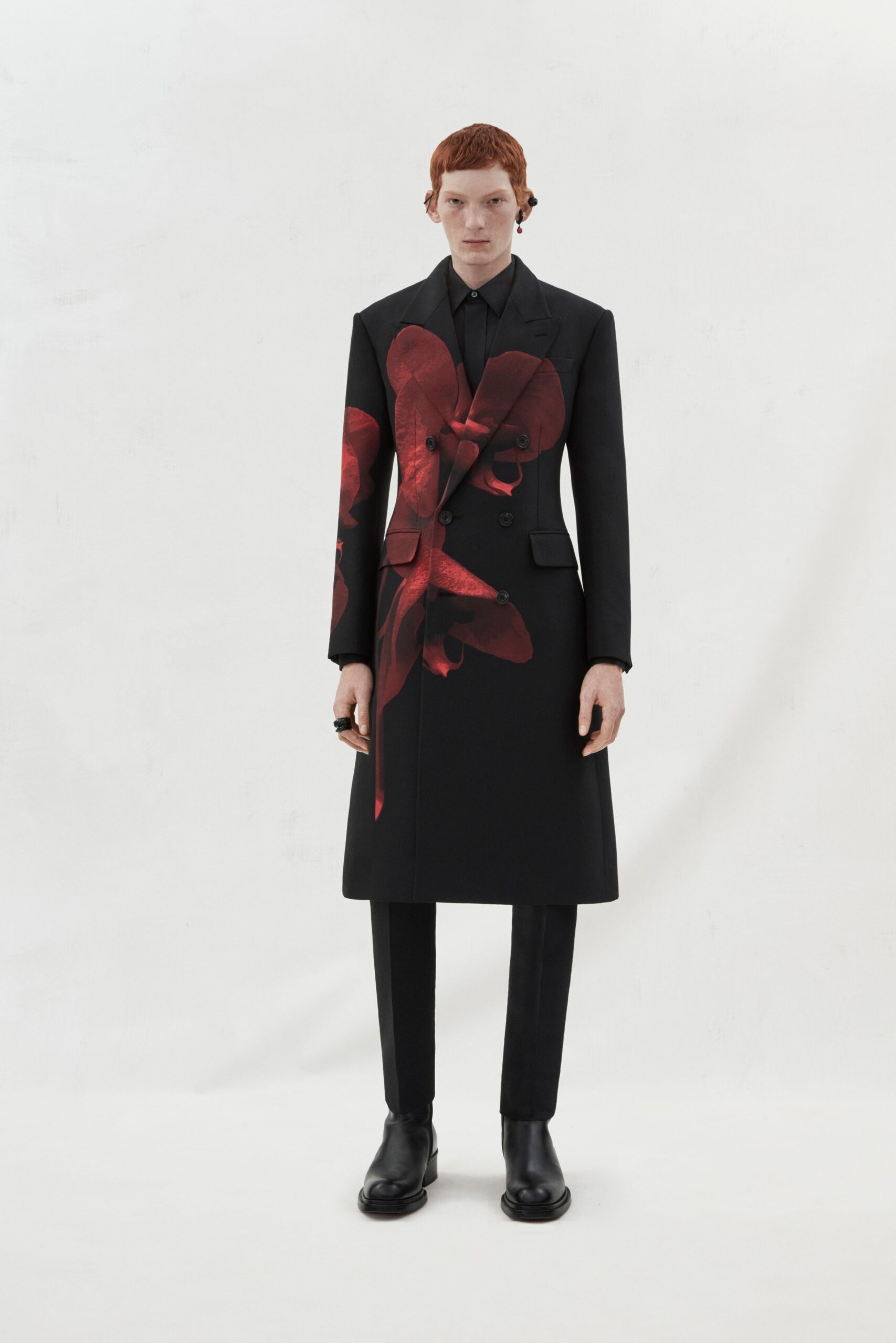black wool long-sleeve collared tailored printed coat