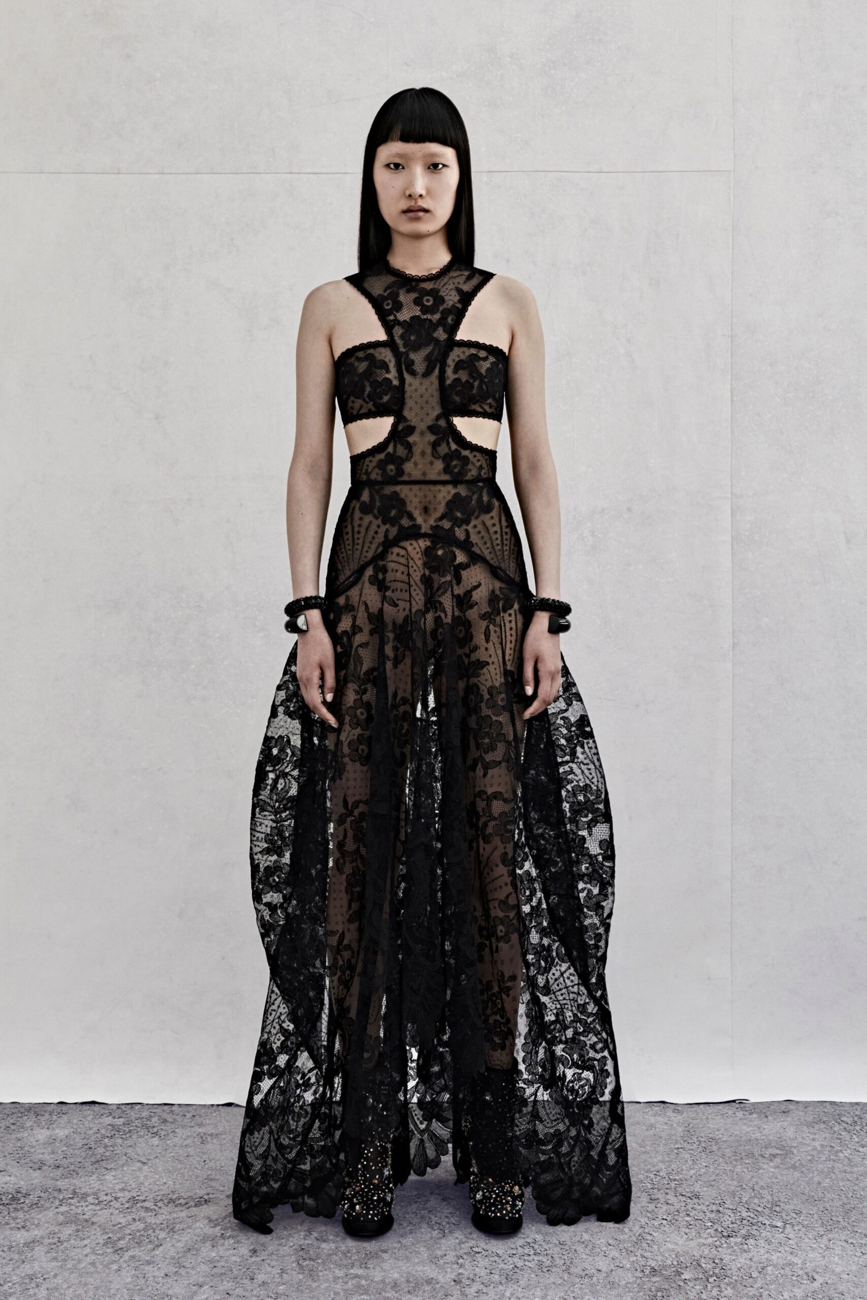 black lace sleeveless gown