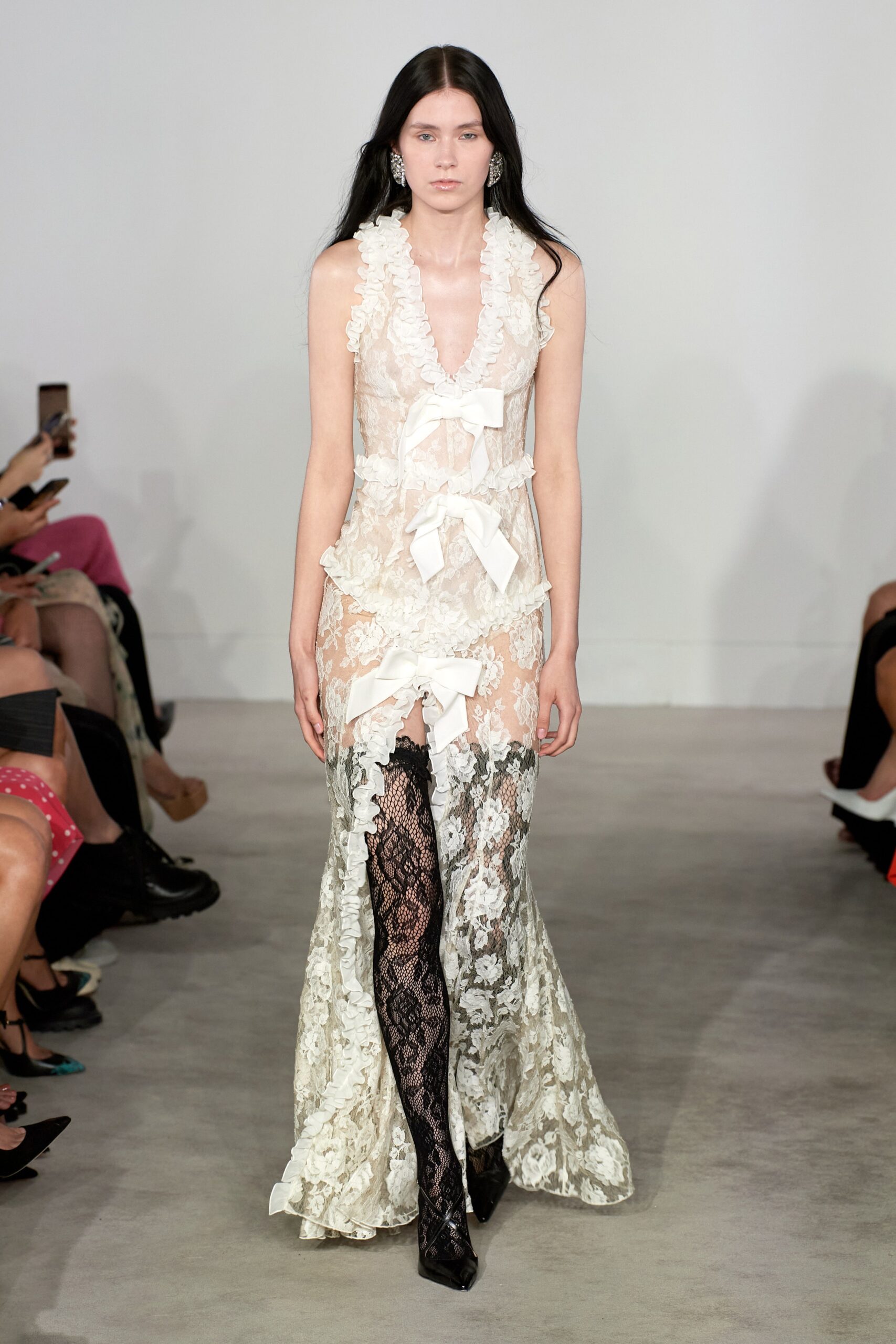 white lace sleeveless gown