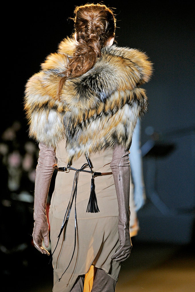 beige silk fitted dress with fur cape