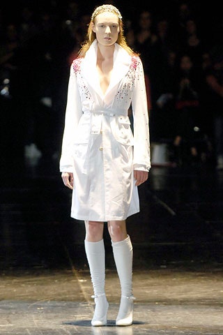 white cotton long-sleeve v-neck fitted buttoned embroidered coat