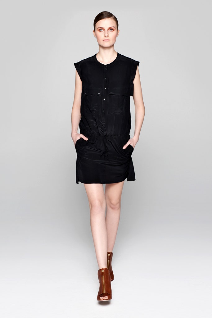 black sleeveless relaxed dress