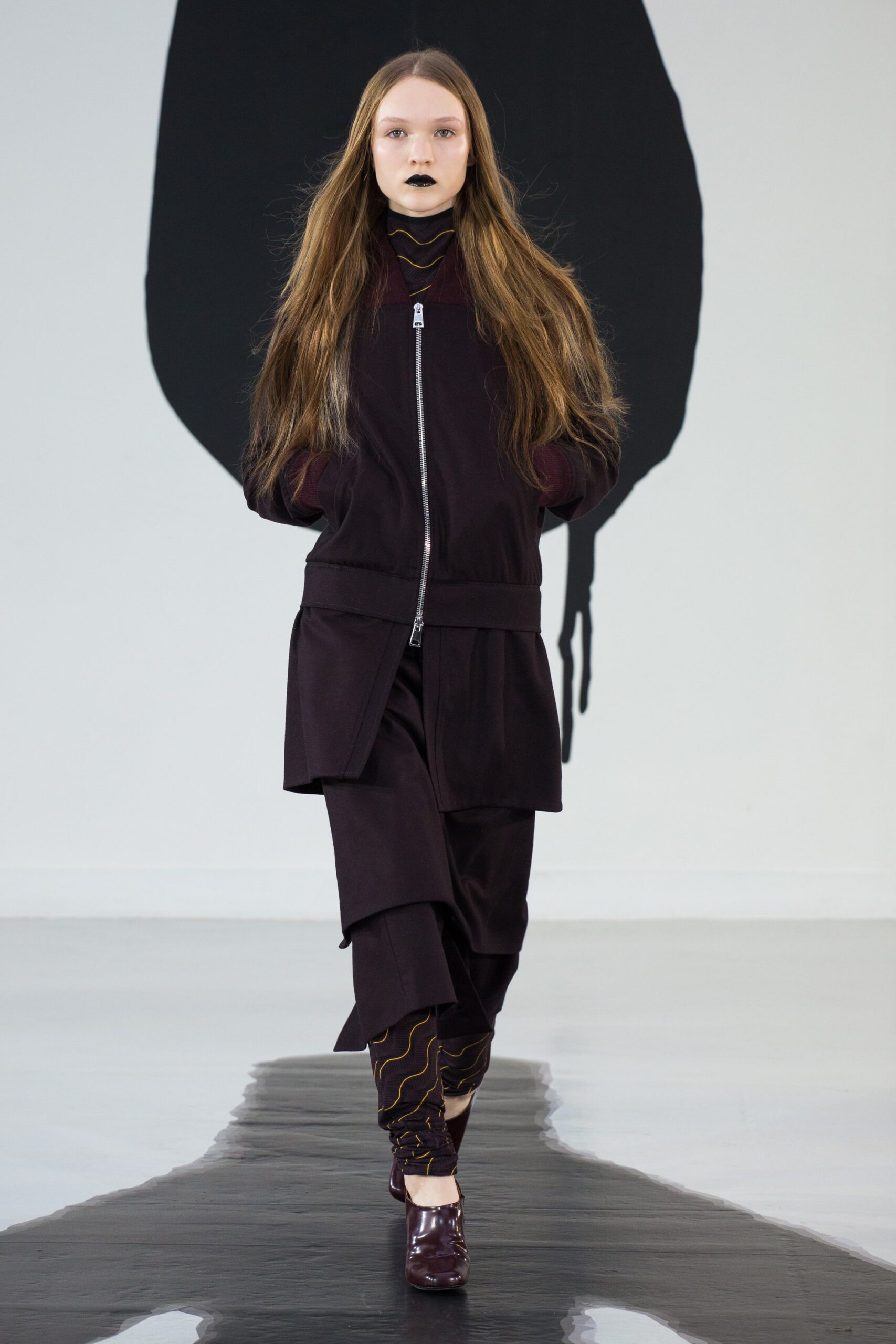 black cotton long-sleeve collared relaxed zippered jacket