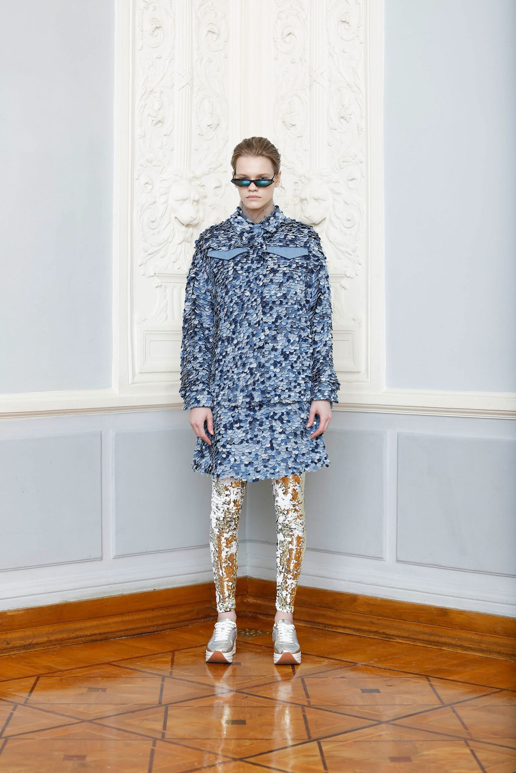 blue cotton long-sleeve collared relaxed layered short coat
