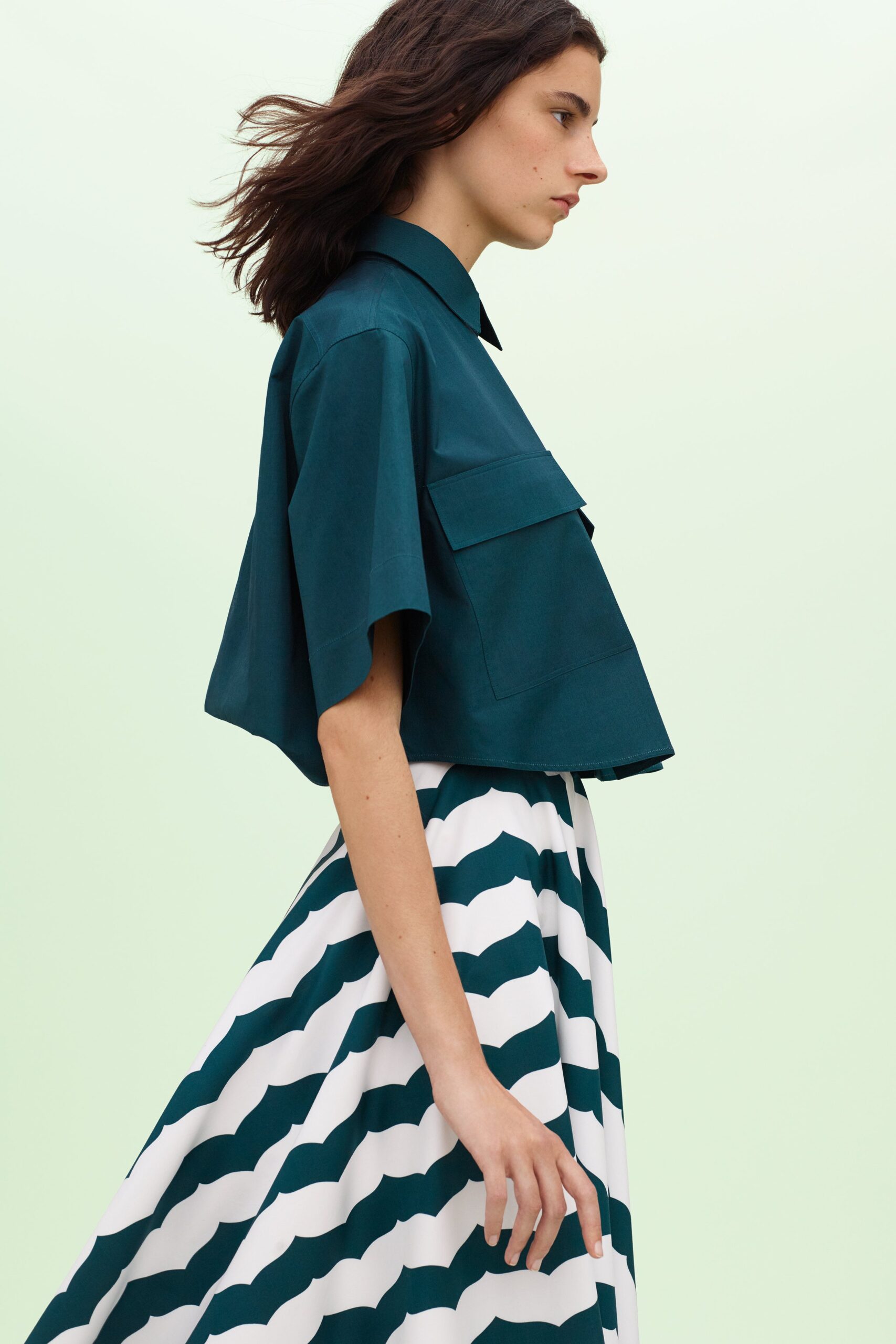 teal cotton short-sleeve collared relaxed buttoned shirt
