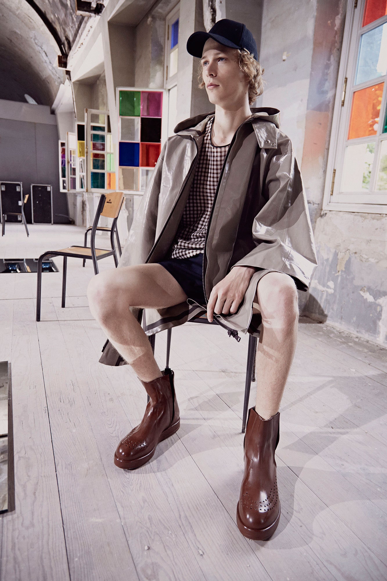 gray vinyl long-sleeve collared relaxed zippered shiny coat
