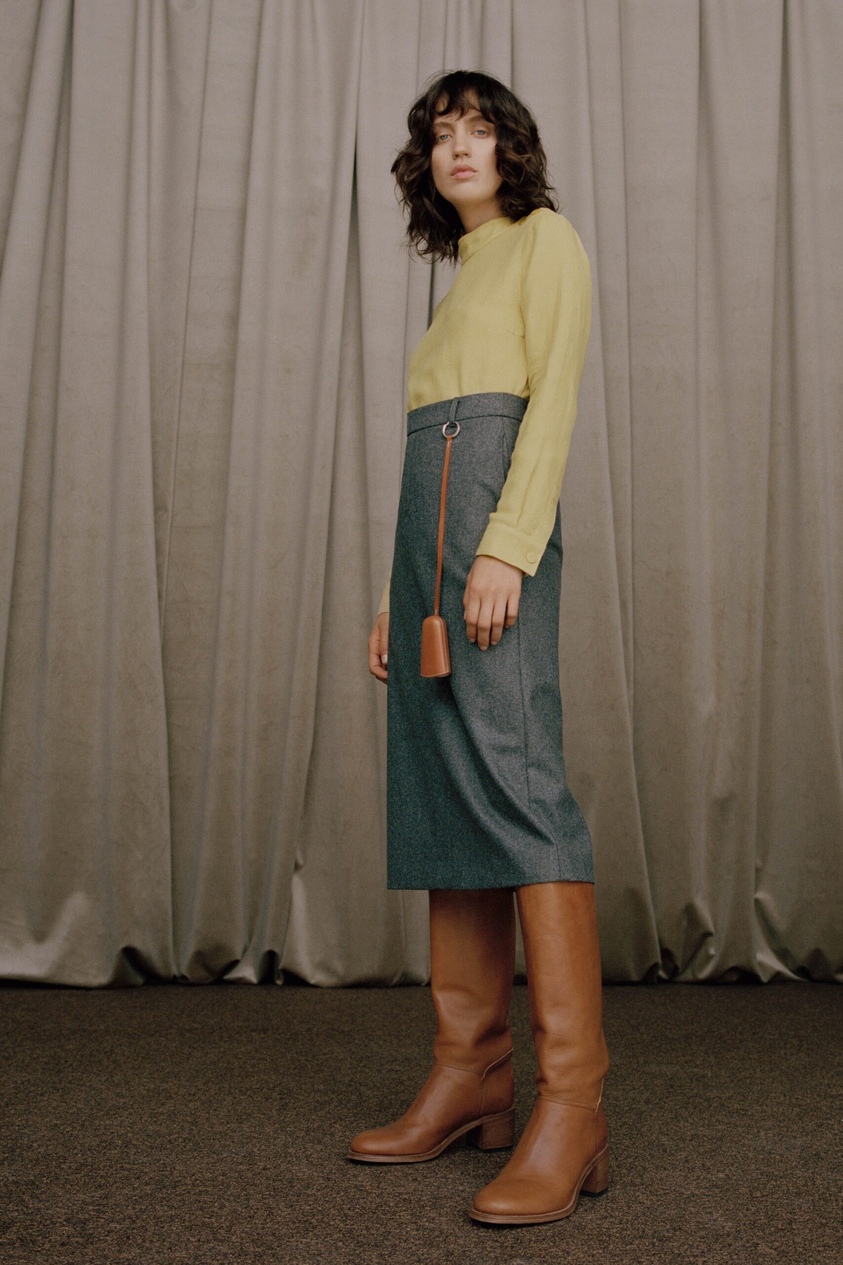 yellow cotton top gray pencil skirt