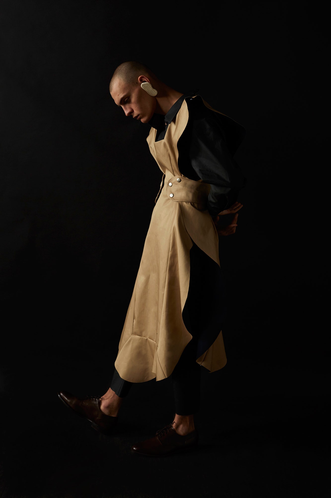 beige leather long-sleeve collared fitted buttoned coat