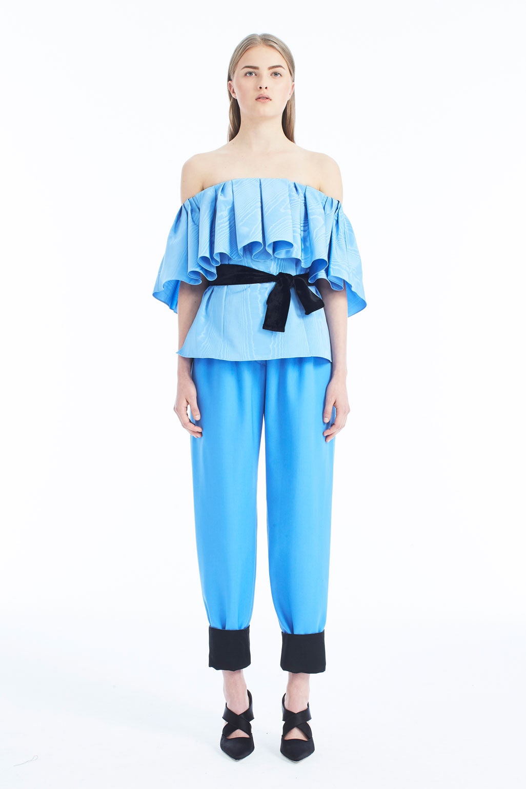 blue cotton off-shoulder short-sleeve fitted ruffled top