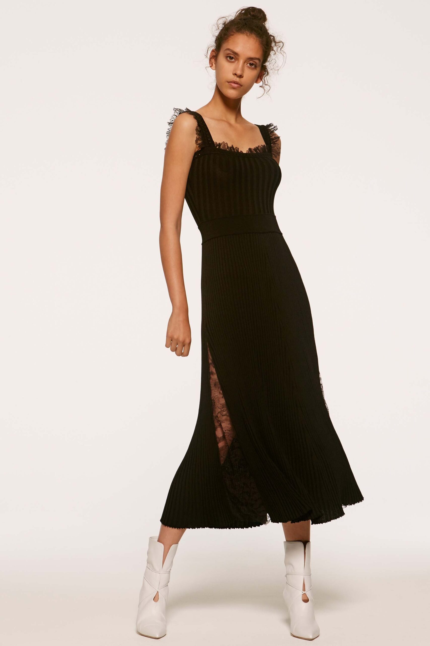 black cotton sleeveless square-neck fitted pleated layered dress