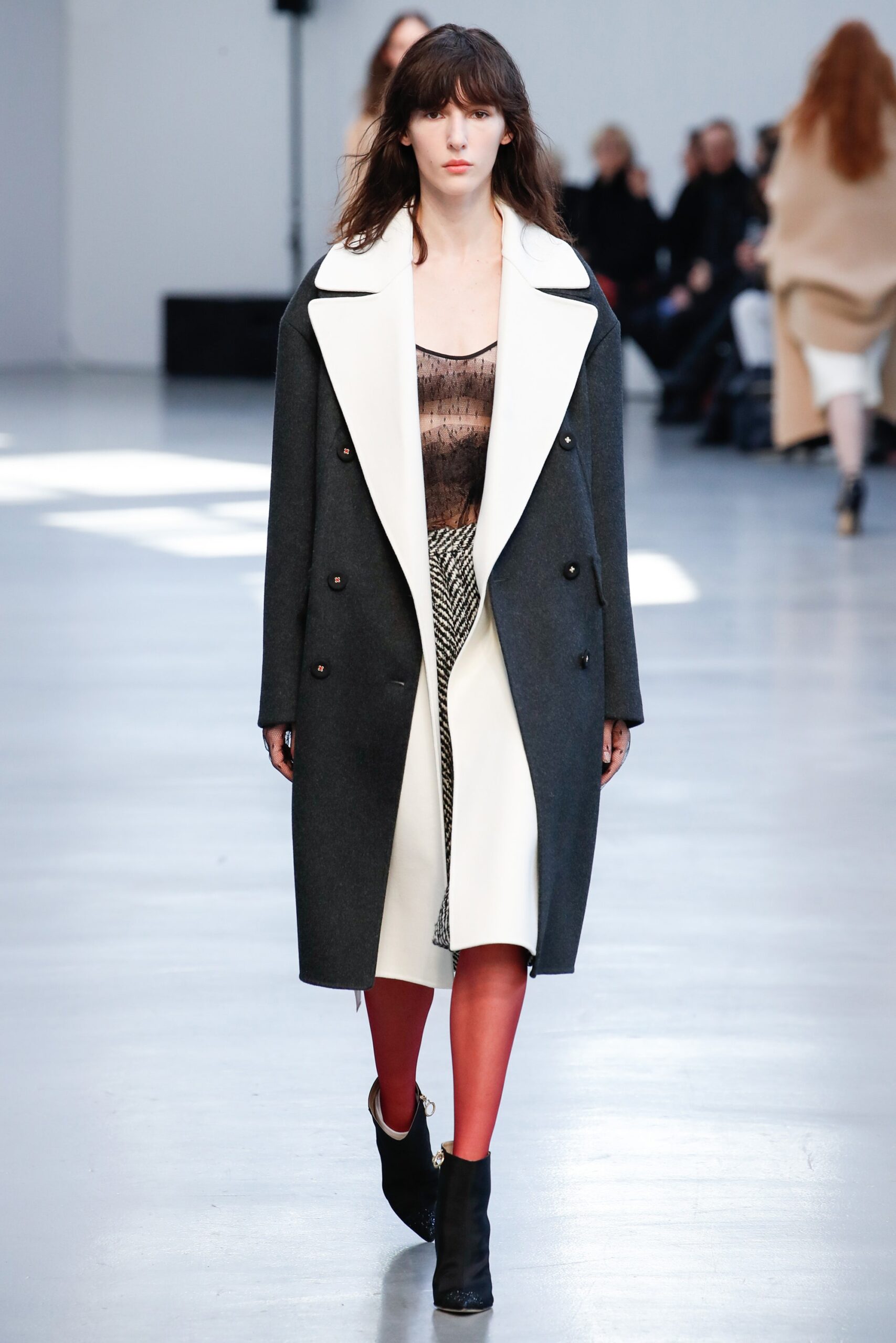 gray wool long-sleeve collared structured buttoned coat