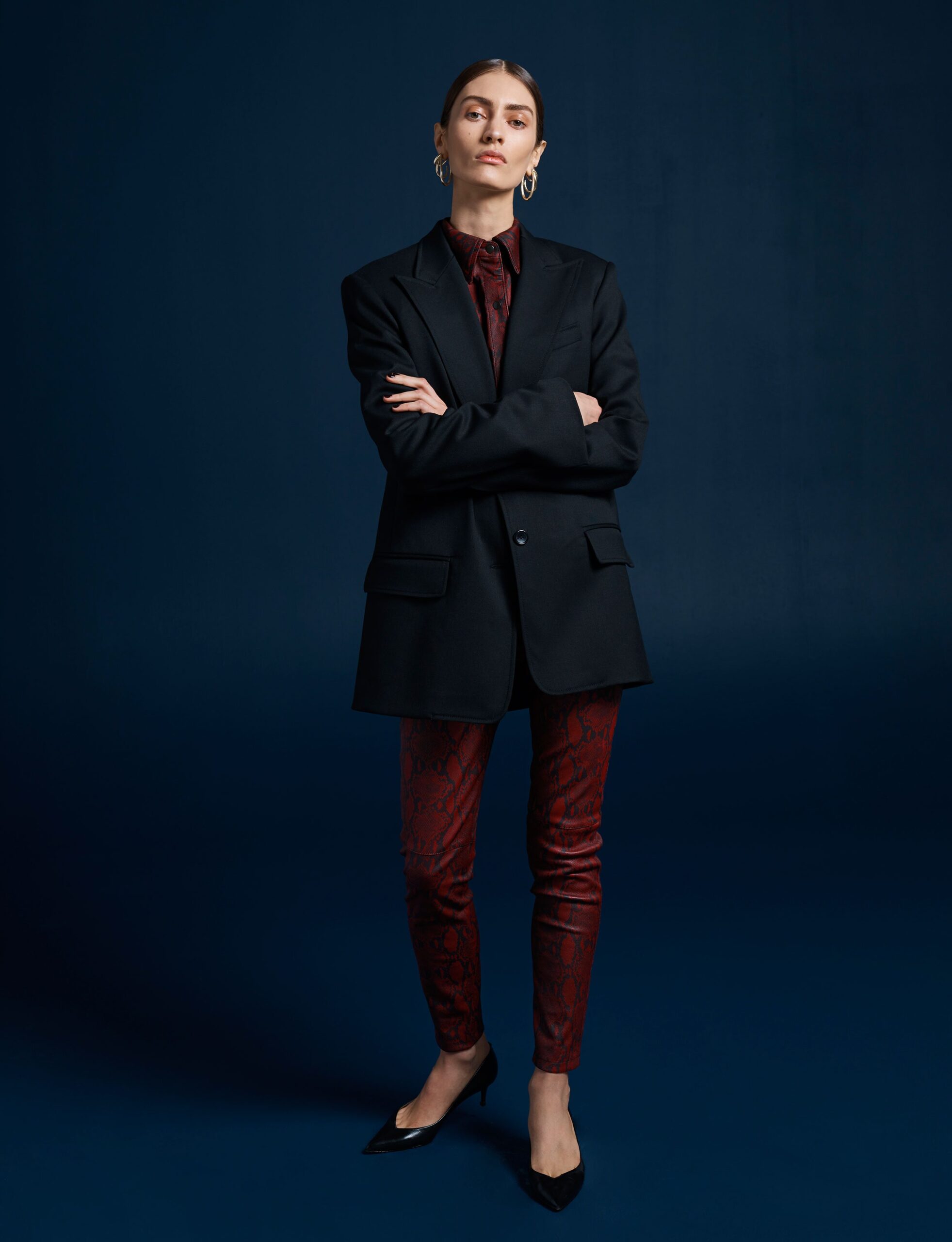 red slim printed pants