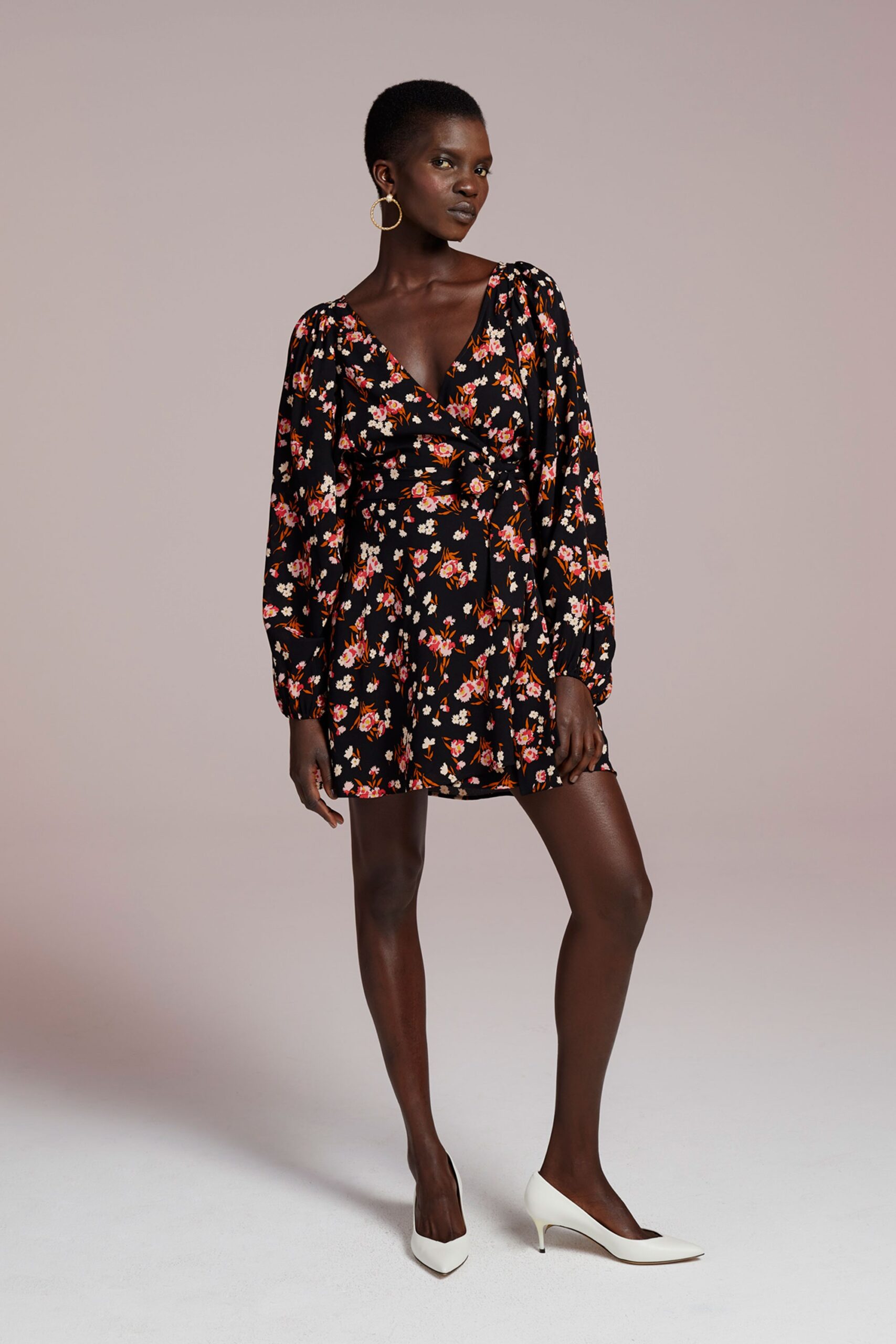 black long-sleeve v-neck fitted floral ruched short dress