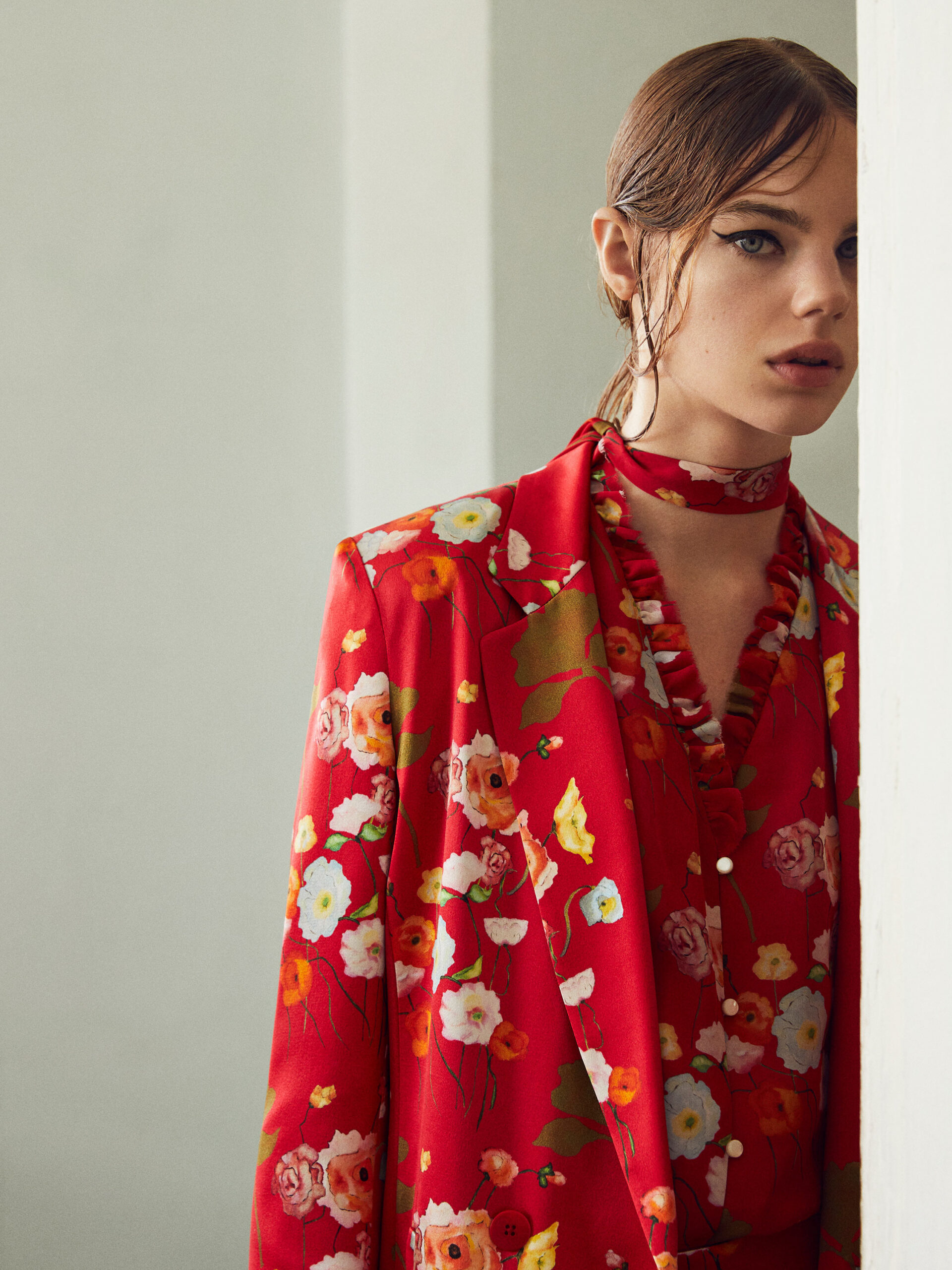 red silk long-sleeve collared tailored floral buttoned blazer