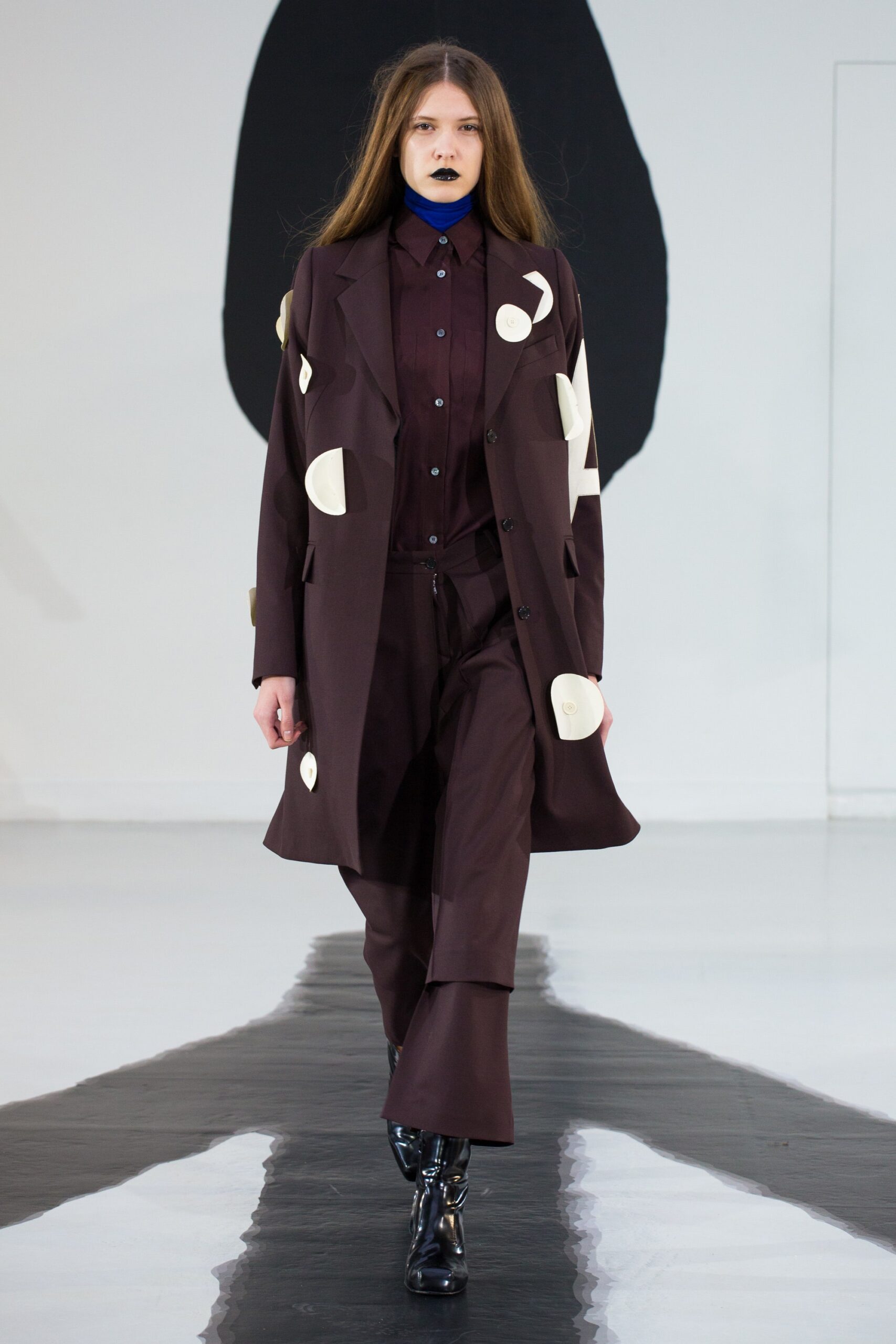 brown cotton long-sleeve collared relaxed buttoned printed coat