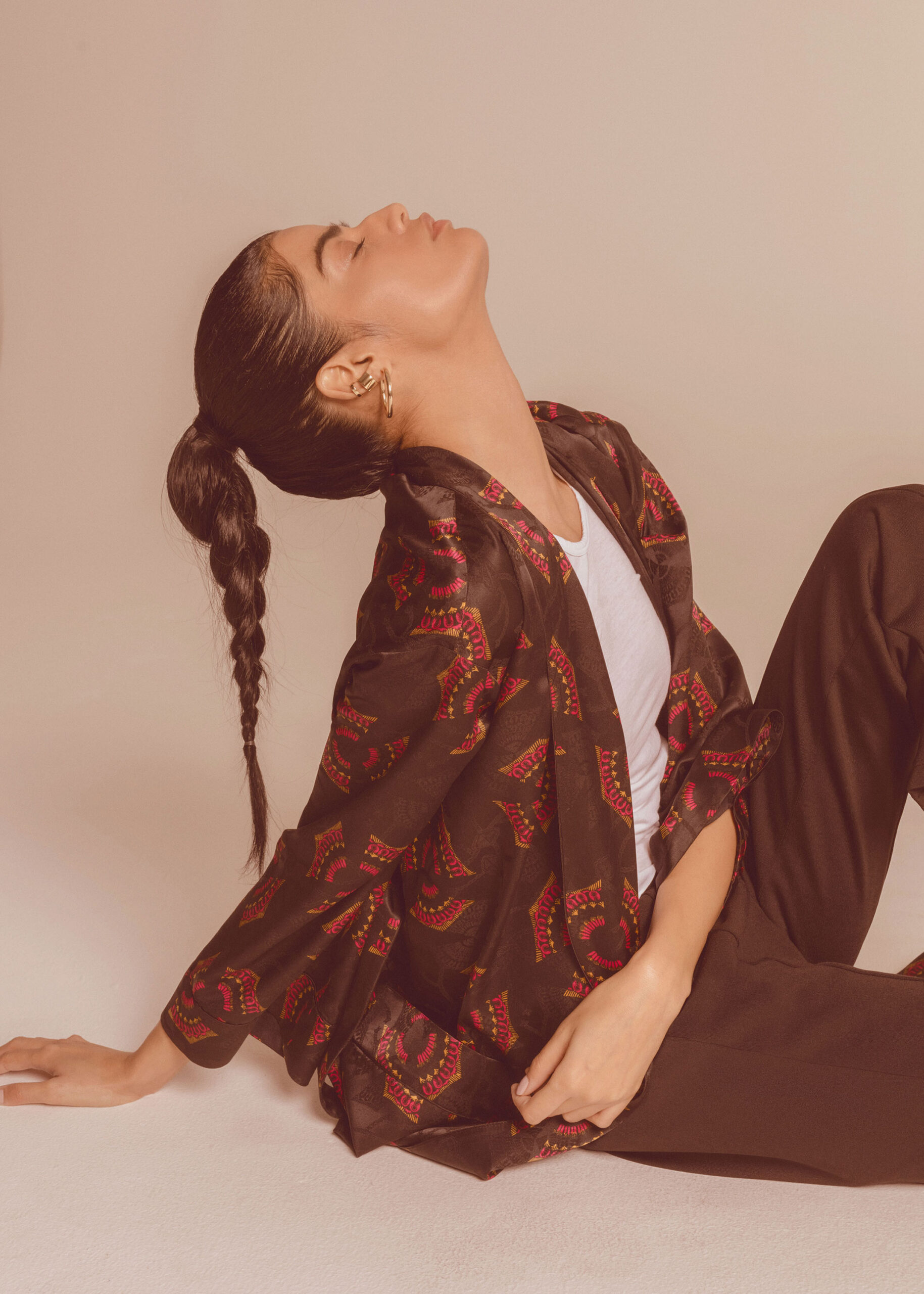 black silk long-sleeve collared relaxed printed jacket