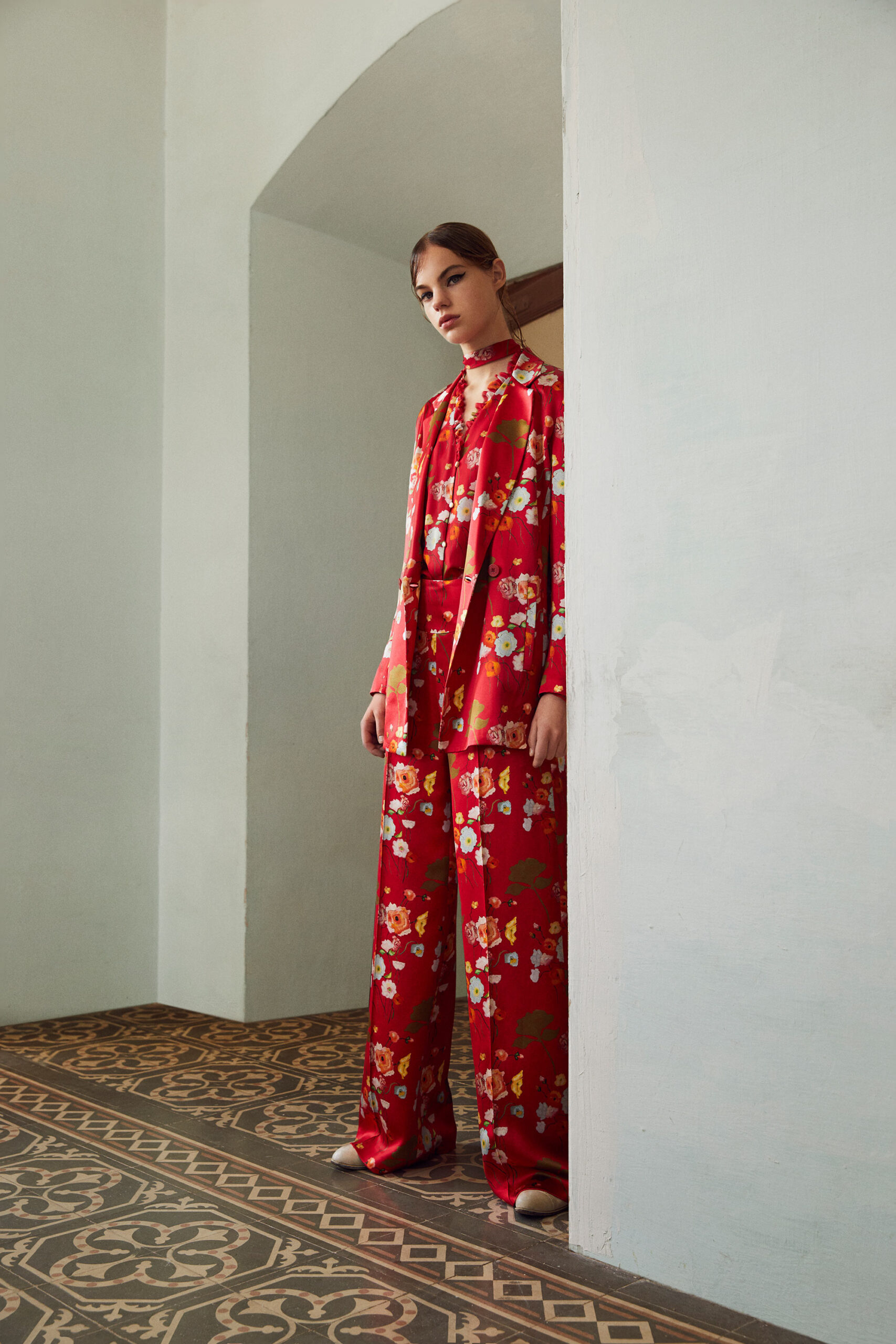 red silk long-sleeve collared relaxed flared printed suit