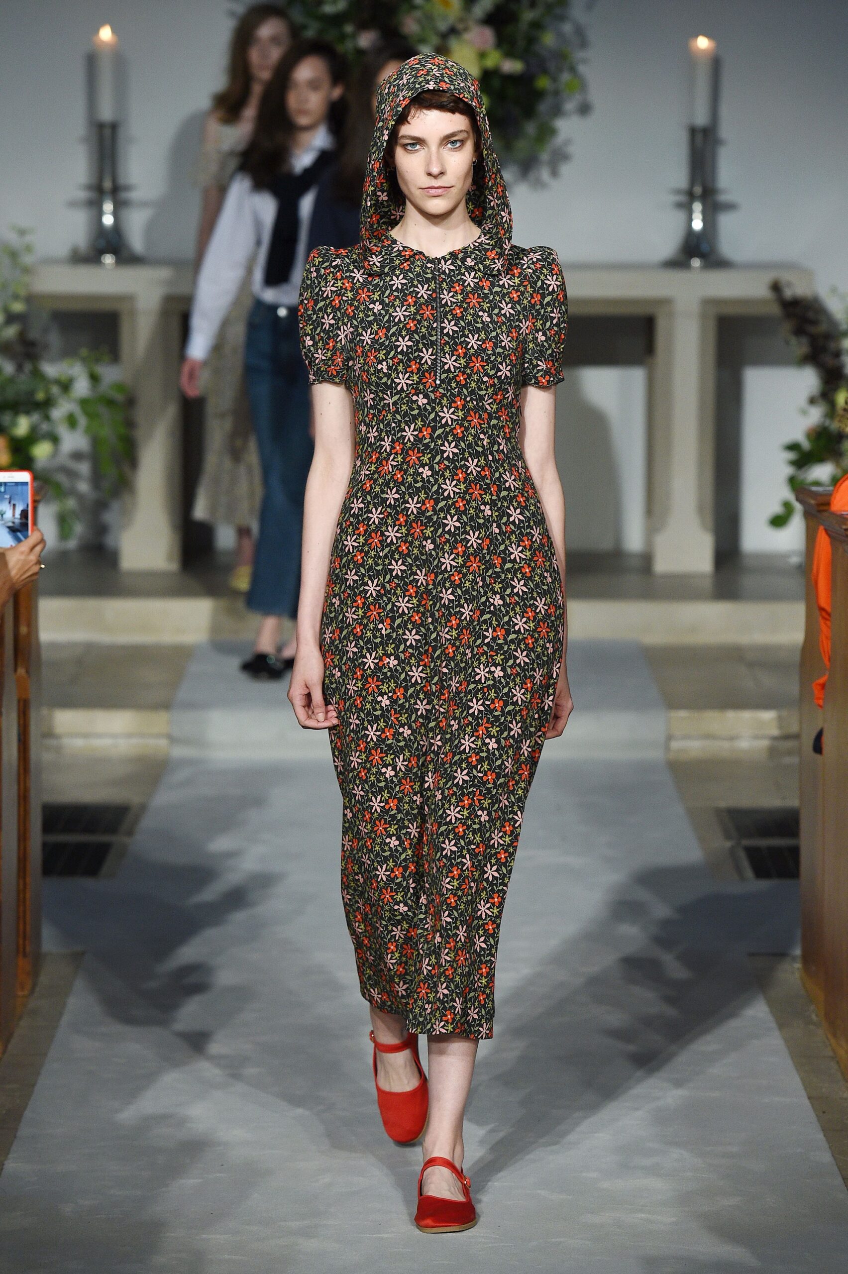 black short-sleeve collared fitted floral buttoned midi dress