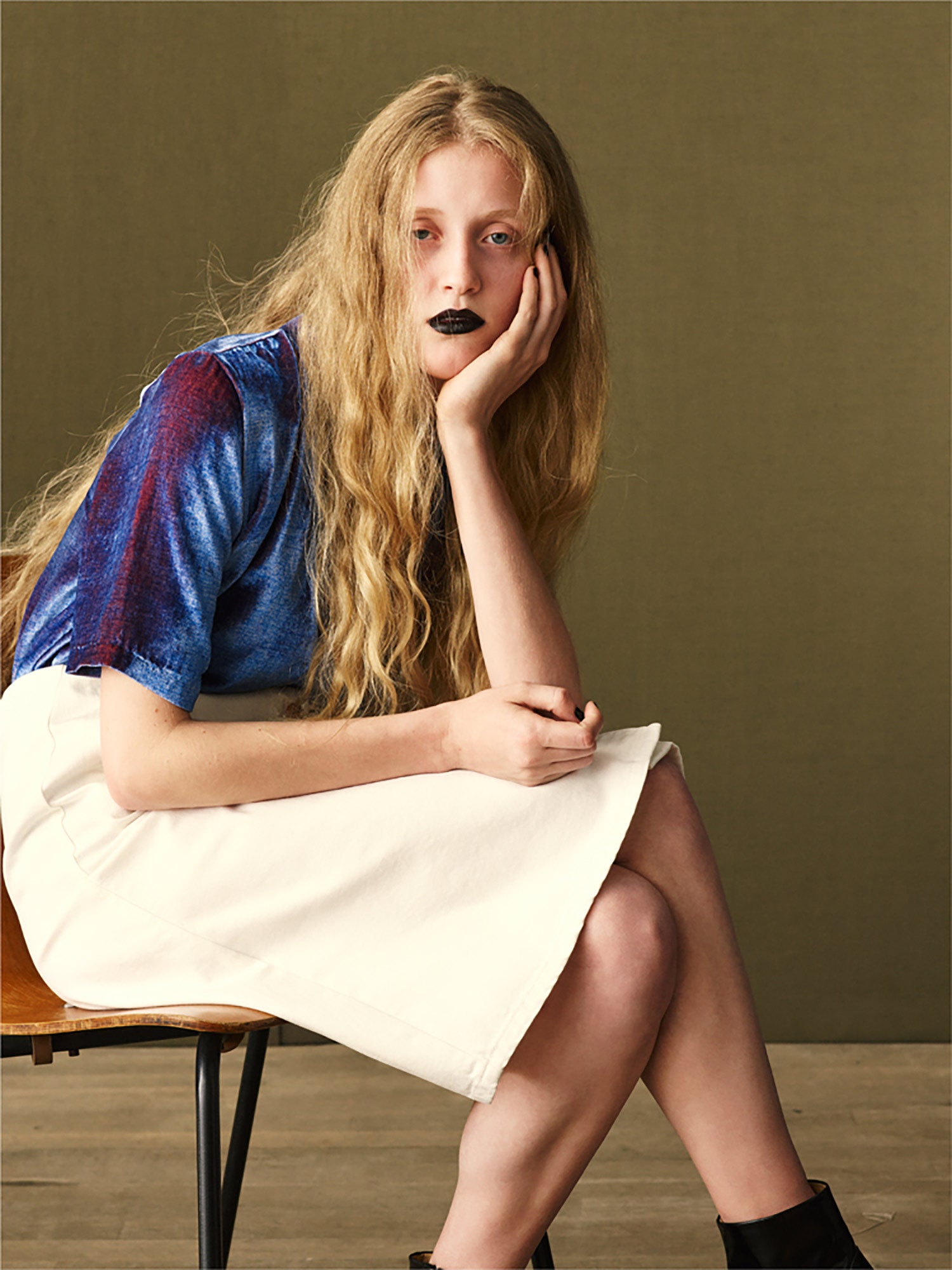 blue and red silk top with white midi skirt