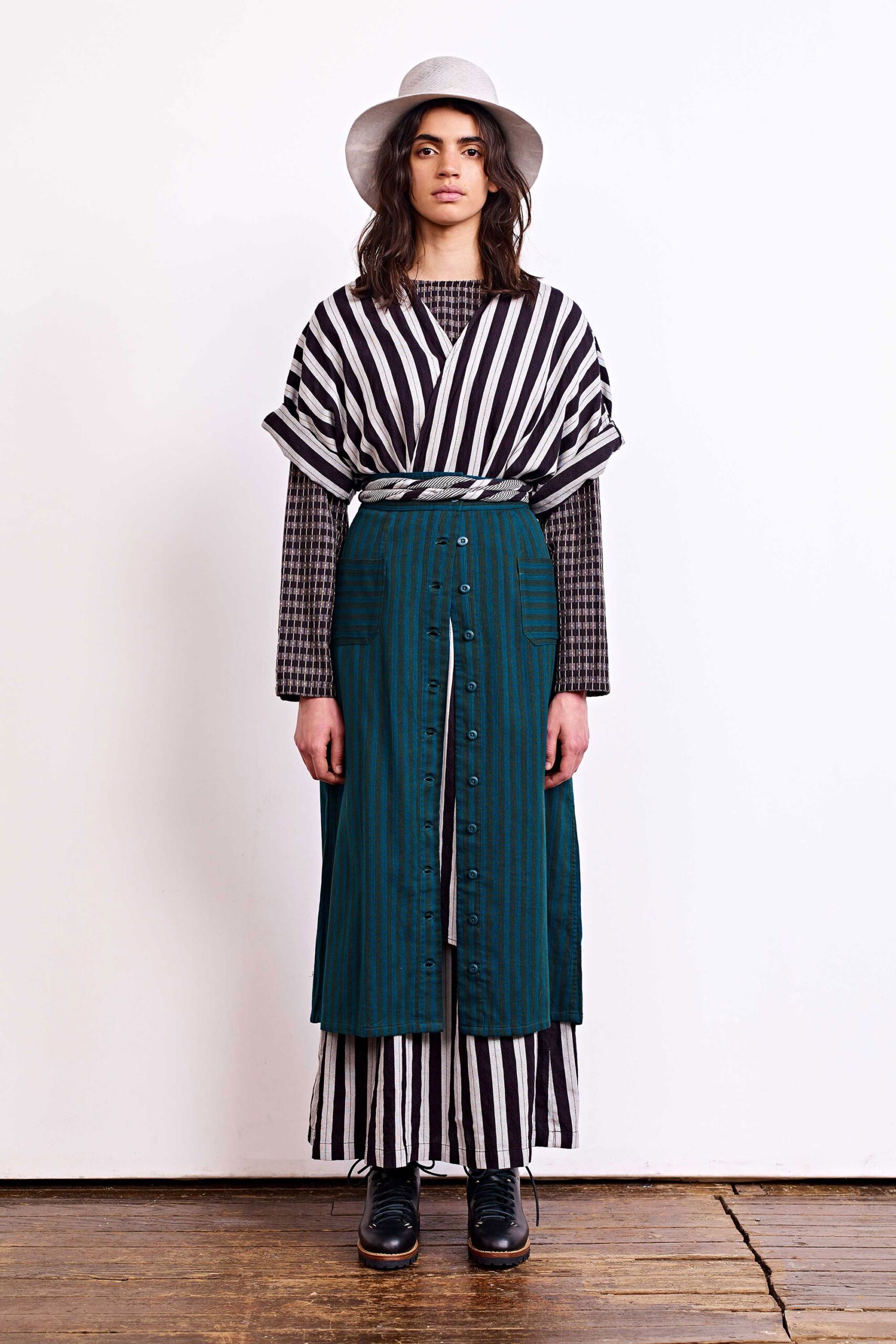 green cotton fitted buttoned pockets midi skirt
