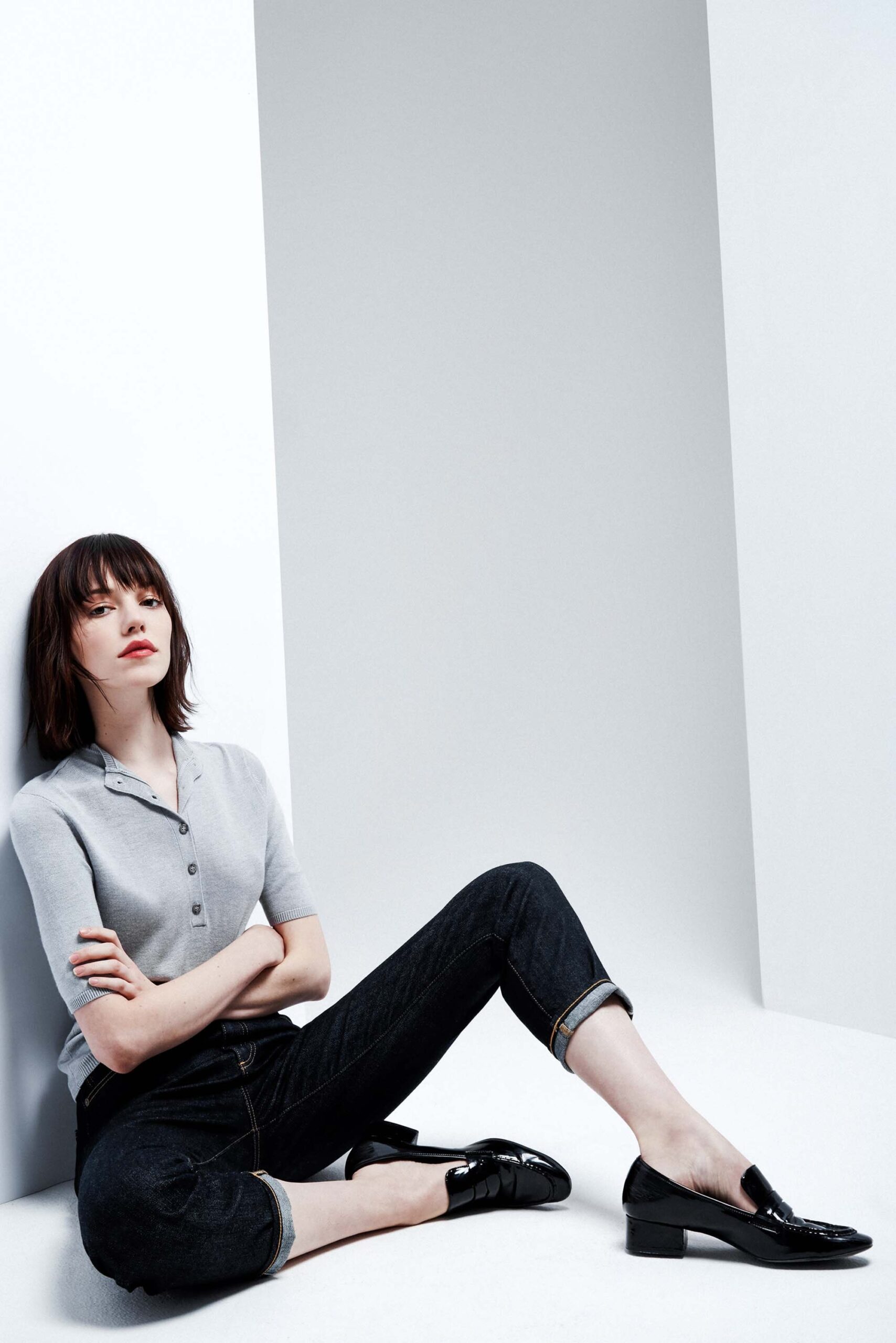 black denim slim straight-leg jeans