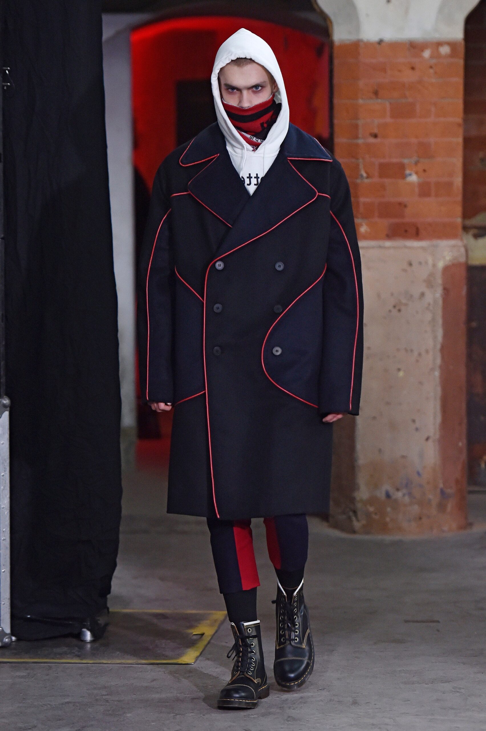 black wool long-sleeve double-breasted structured zippered coat