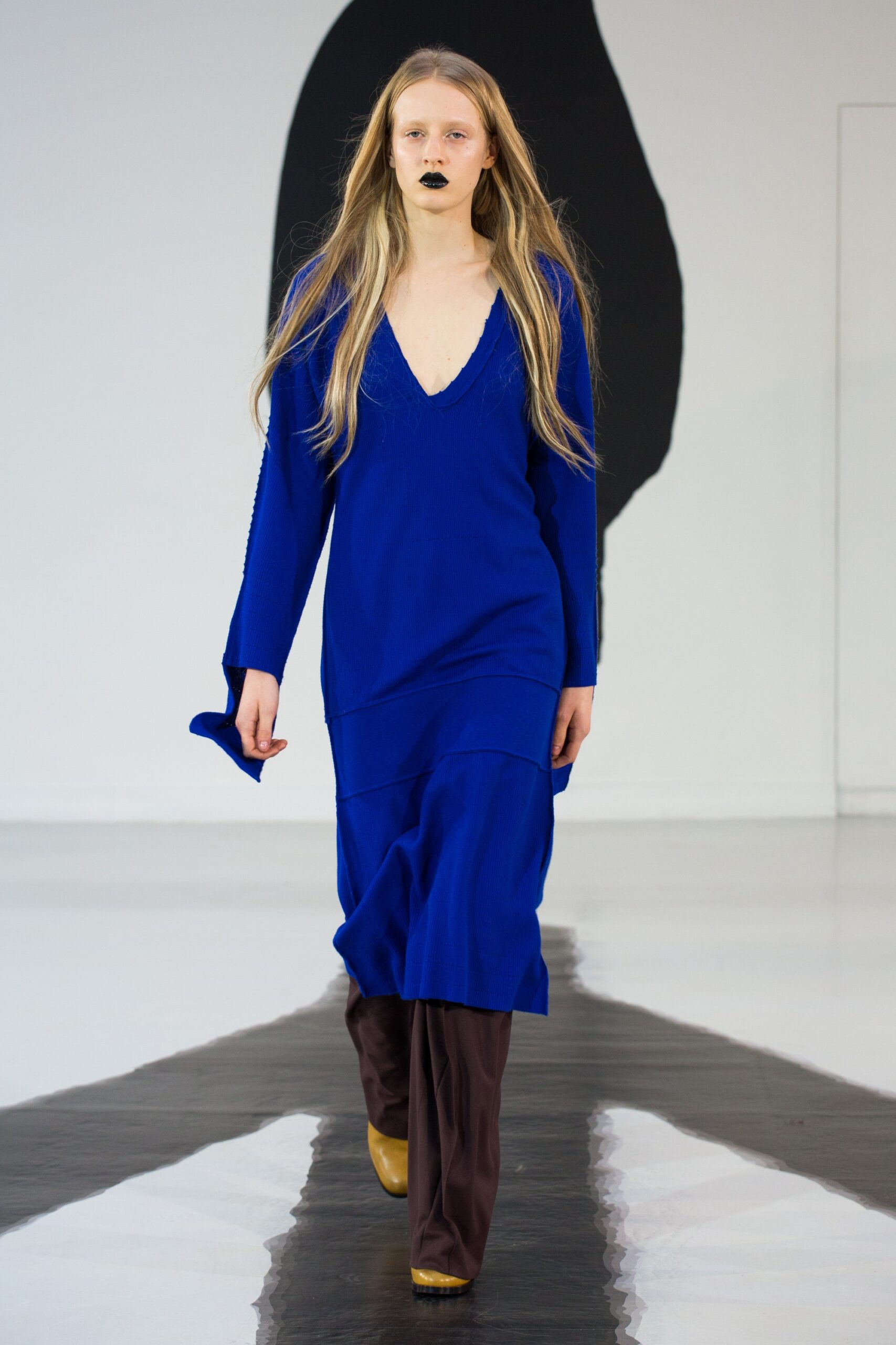blue cotton long-sleeve v-neck fitted draped midi dress
