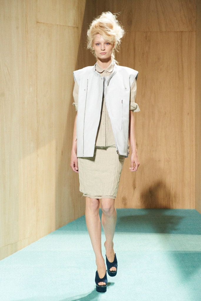 white cotton sleeveless oversized structured jacket
