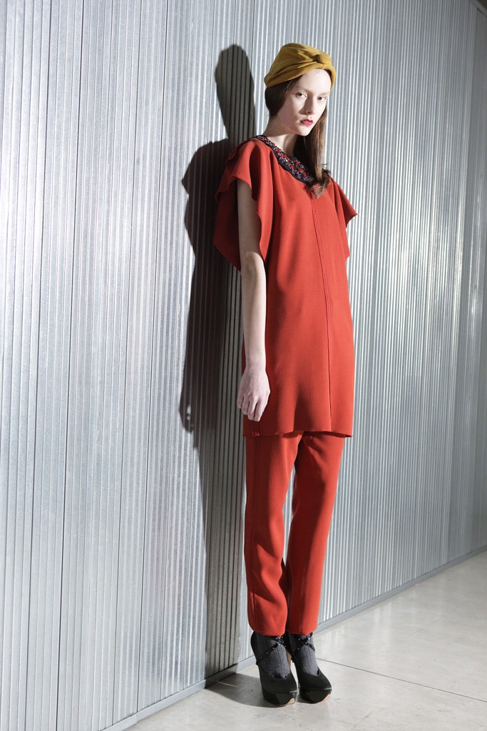 red cotton short-sleeve collared fitted layered top