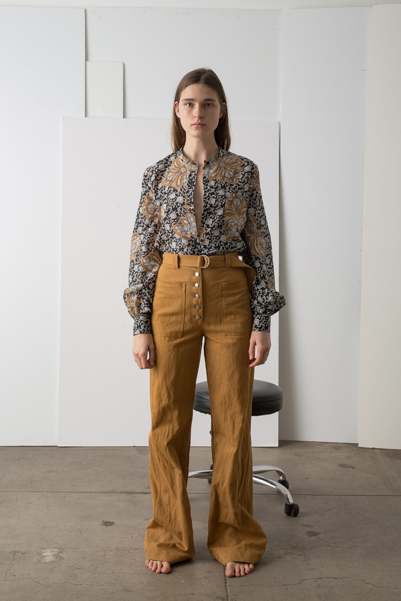 brown cotton fitted high-waisted flared buttoned pants