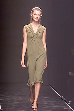 fitted green sleeveless dress