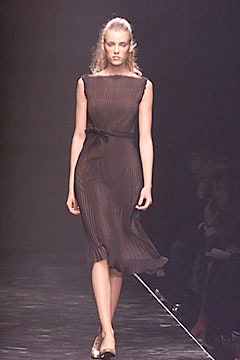 black silk sleeveless pleated dress