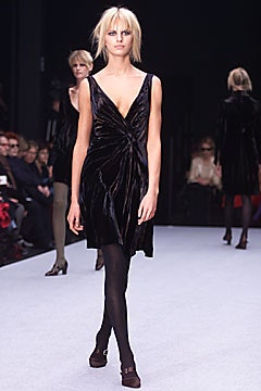 black velvet sleeveless dress
