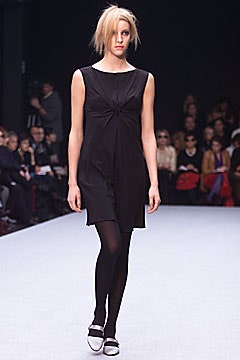 black fitted sleeveless dress