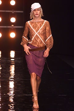 brown lace long-sleeve v-neck fitted pleated blouse