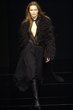 black fur long-sleeve v-neck fitted layered coat